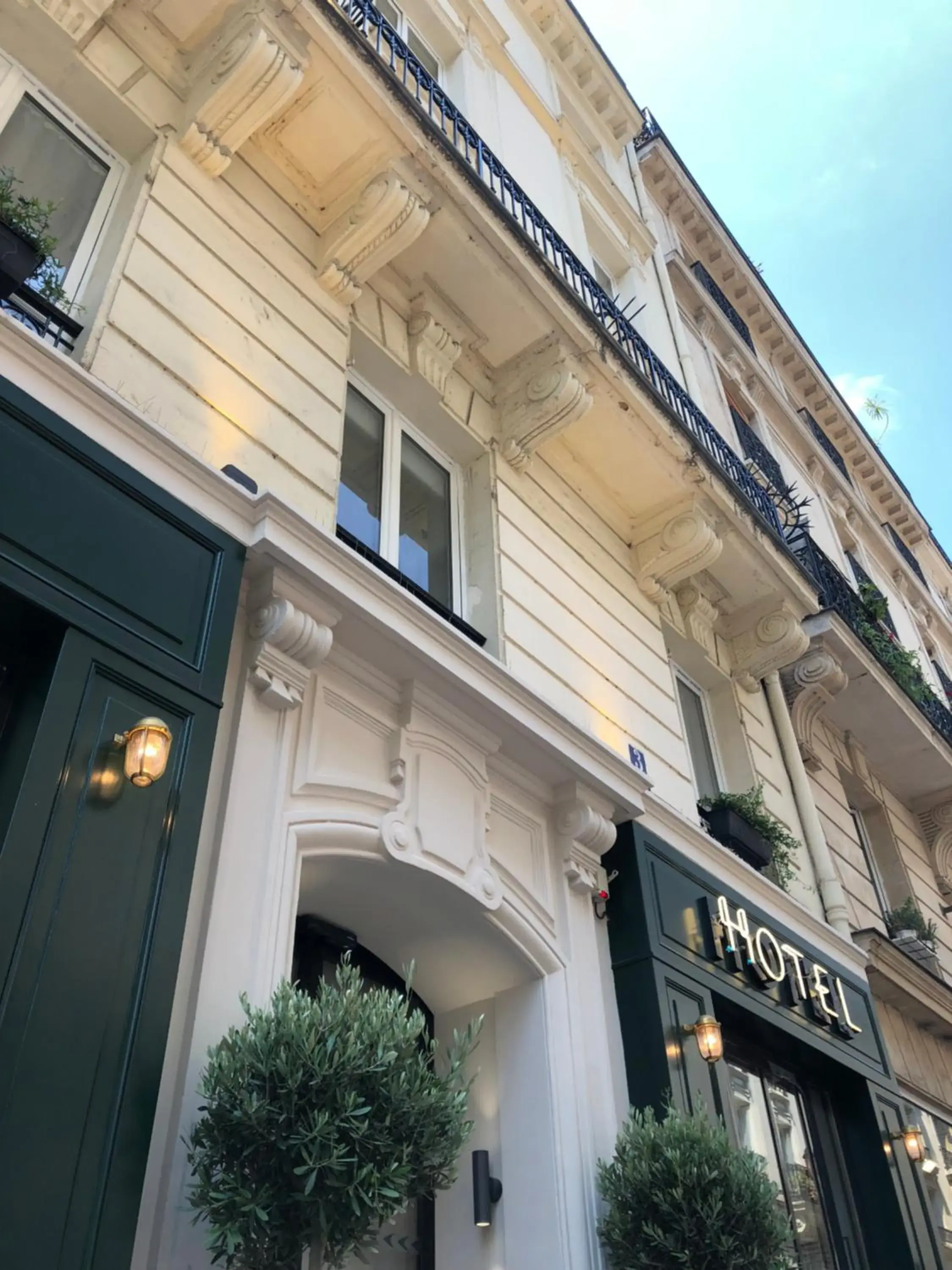 Property Building in Newhotel Le Voltaire