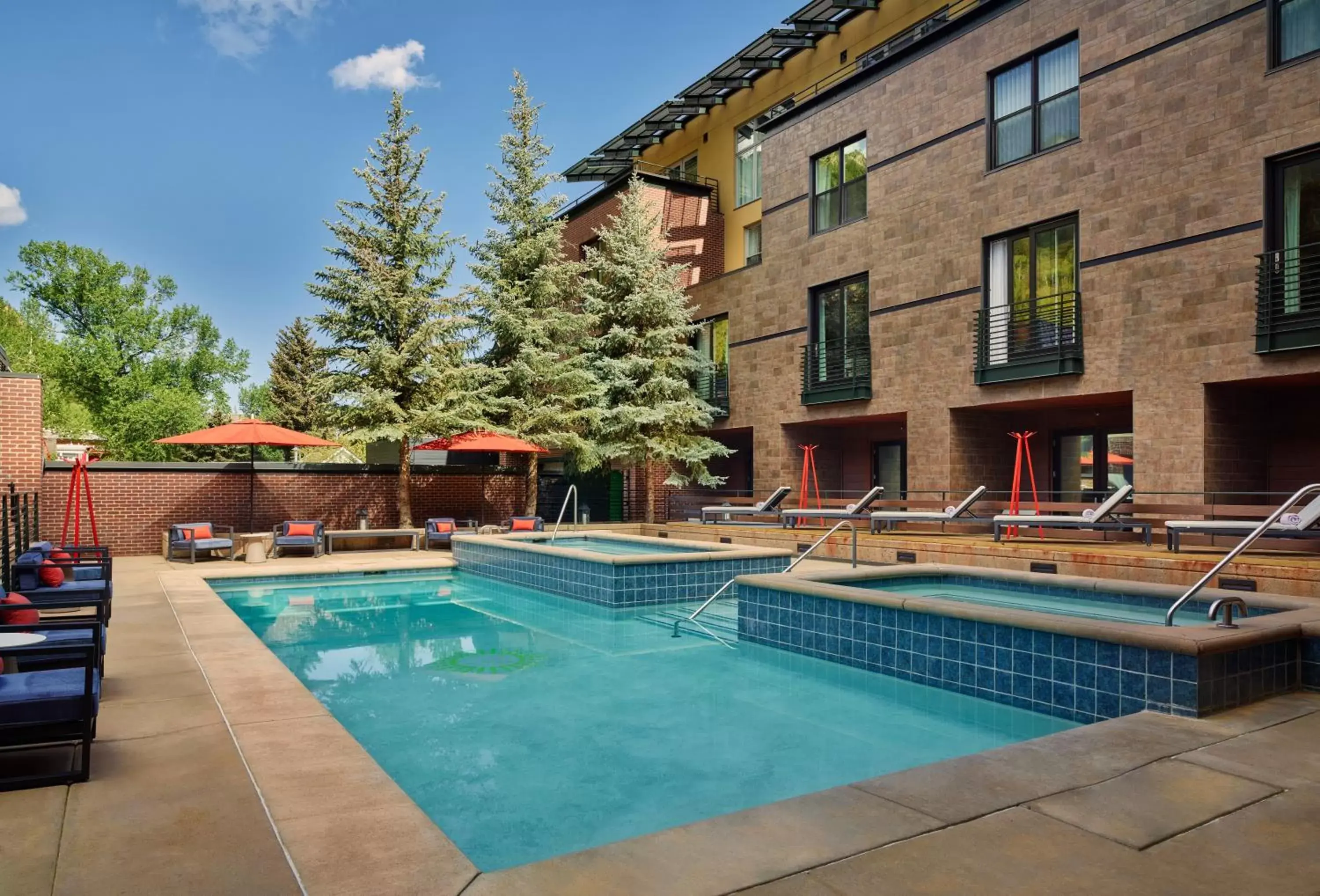 Swimming pool, Property Building in Limelight Hotel Aspen