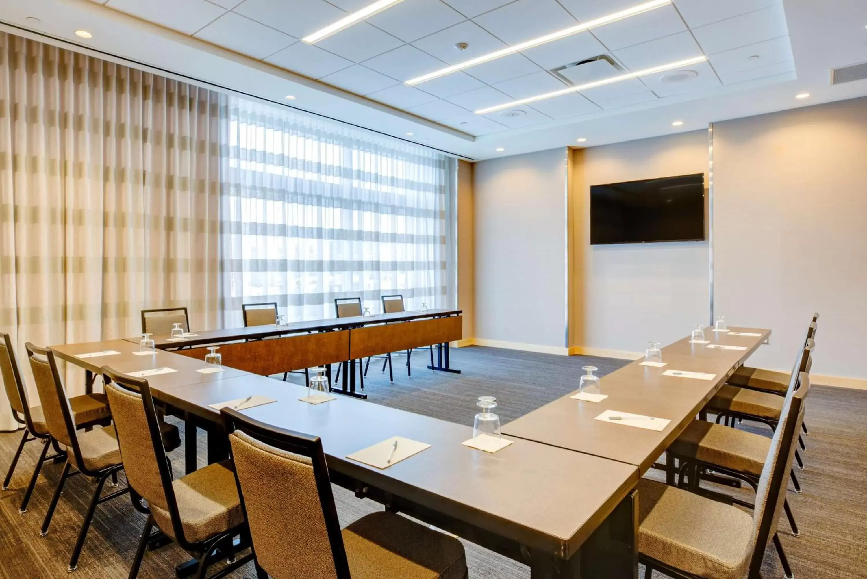 Meeting/conference room in Hampton Inn & Suites Boston/Waltham