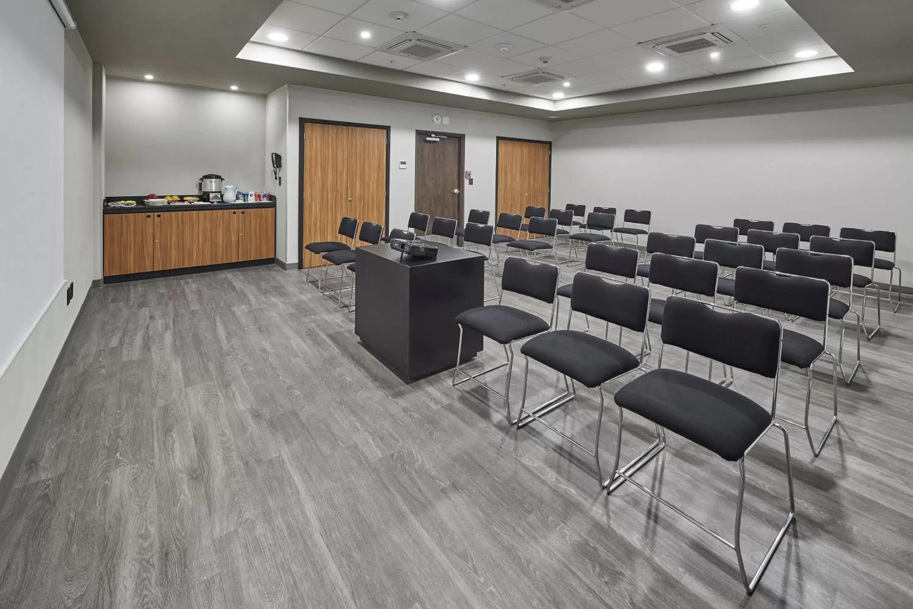 Meeting/conference room in City Express by Marriott Tlalnepantla