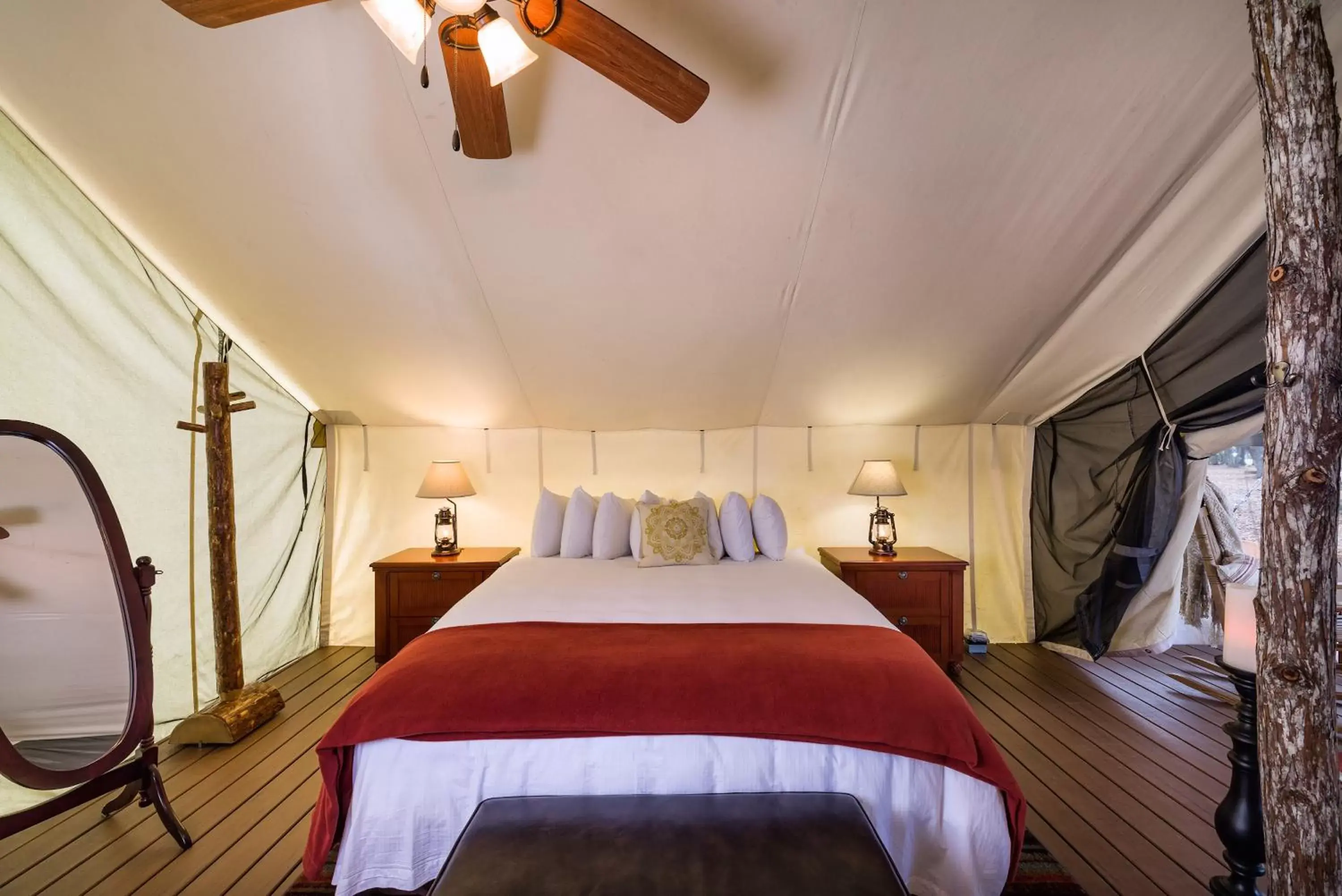 Bed in Westgate River Ranch Resort & Rodeo