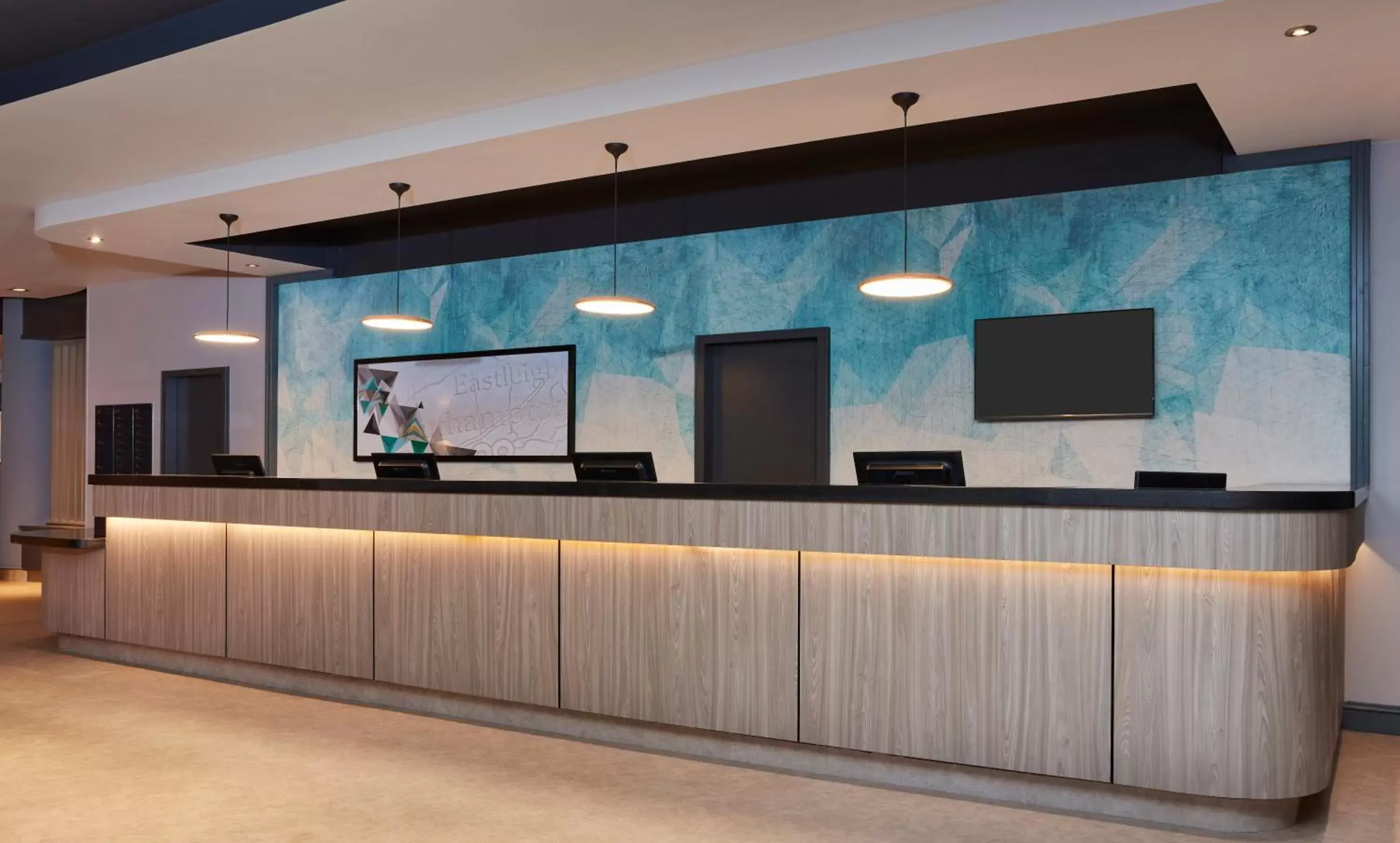 Lobby or reception, Lobby/Reception in Leonardo Hotel Southampton - formerly Jurys Inn
