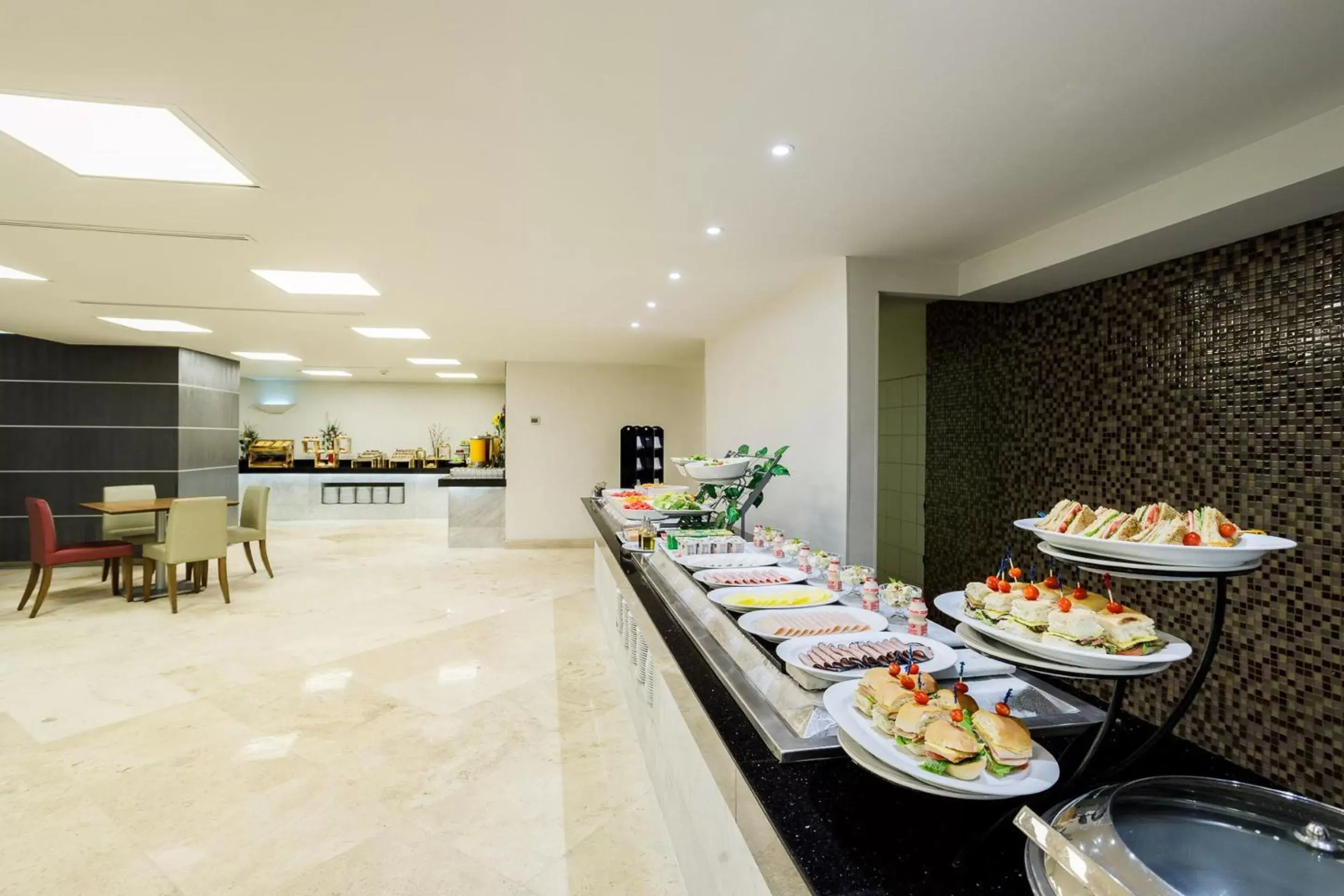Buffet breakfast in Real Inn Tijuana by Camino Real Hotels