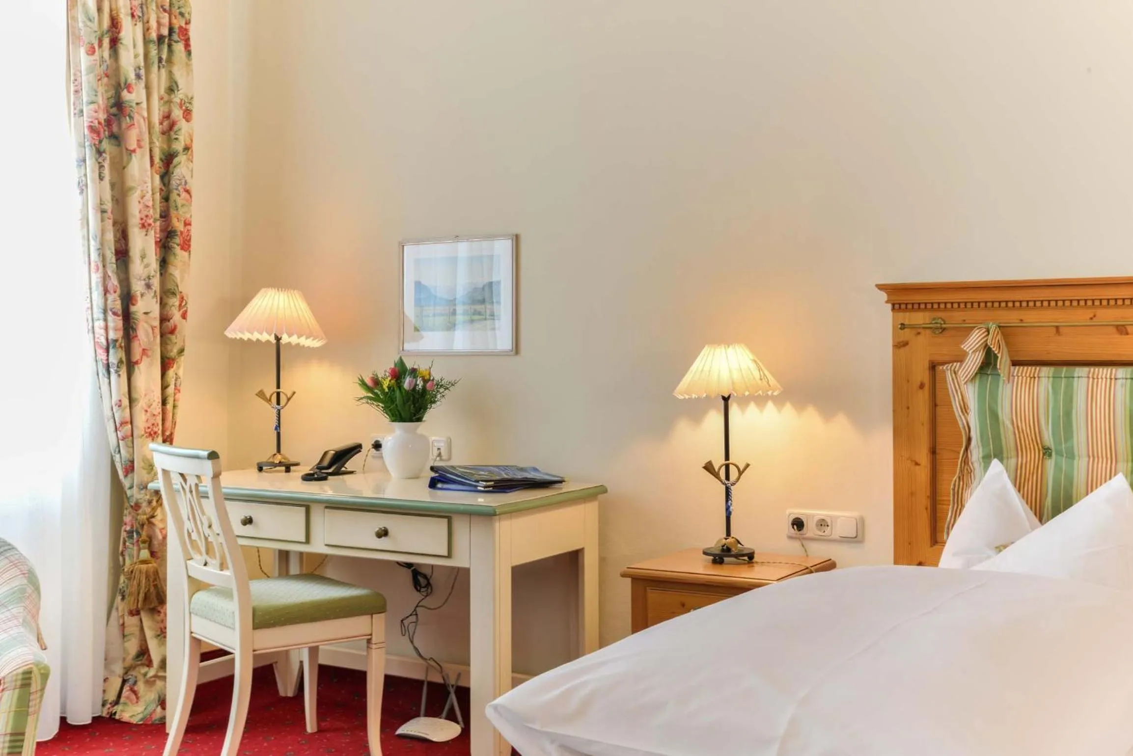 Bed in Hotel Post Murnau