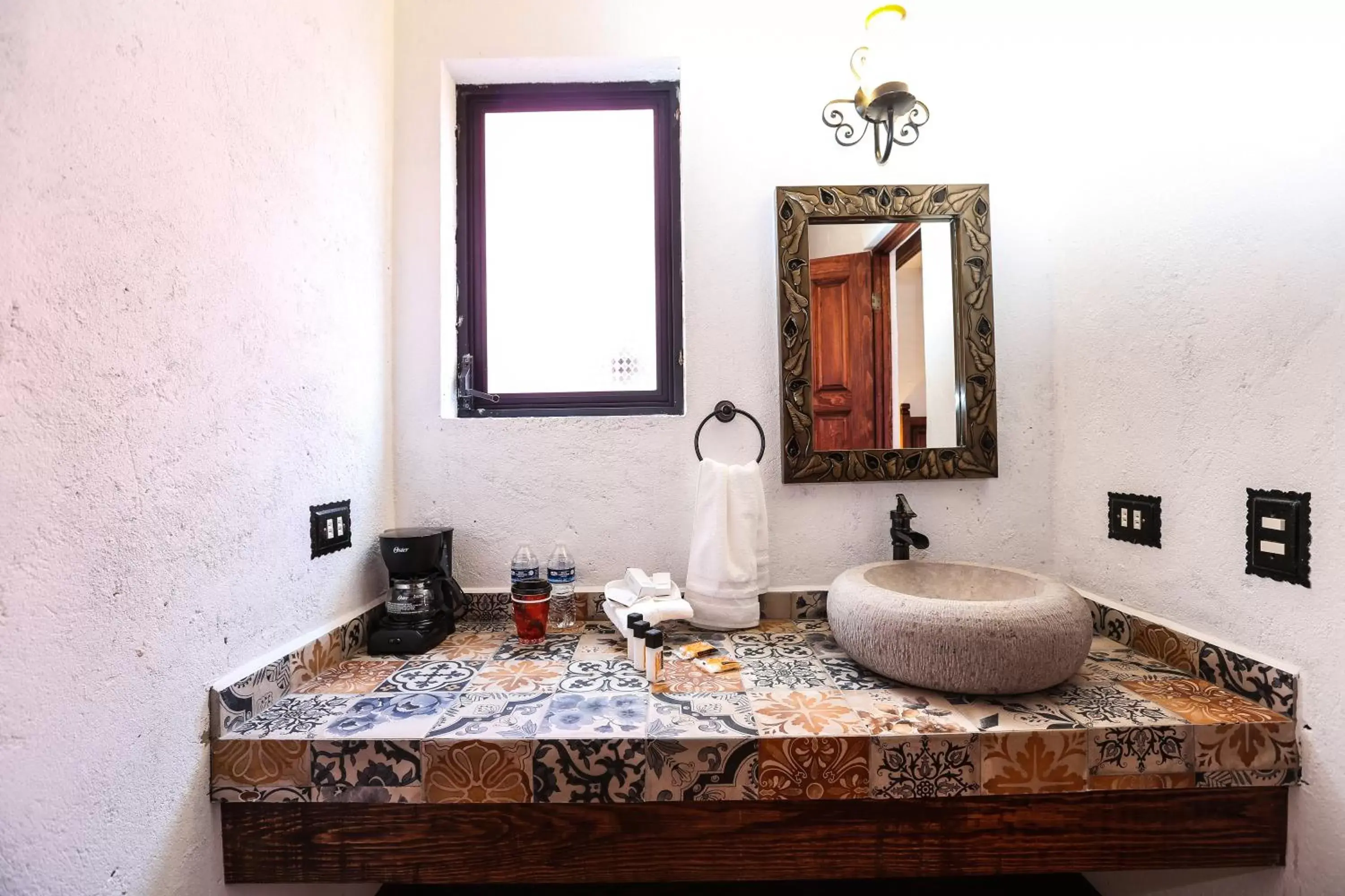 Bathroom in El mesón del Quijote