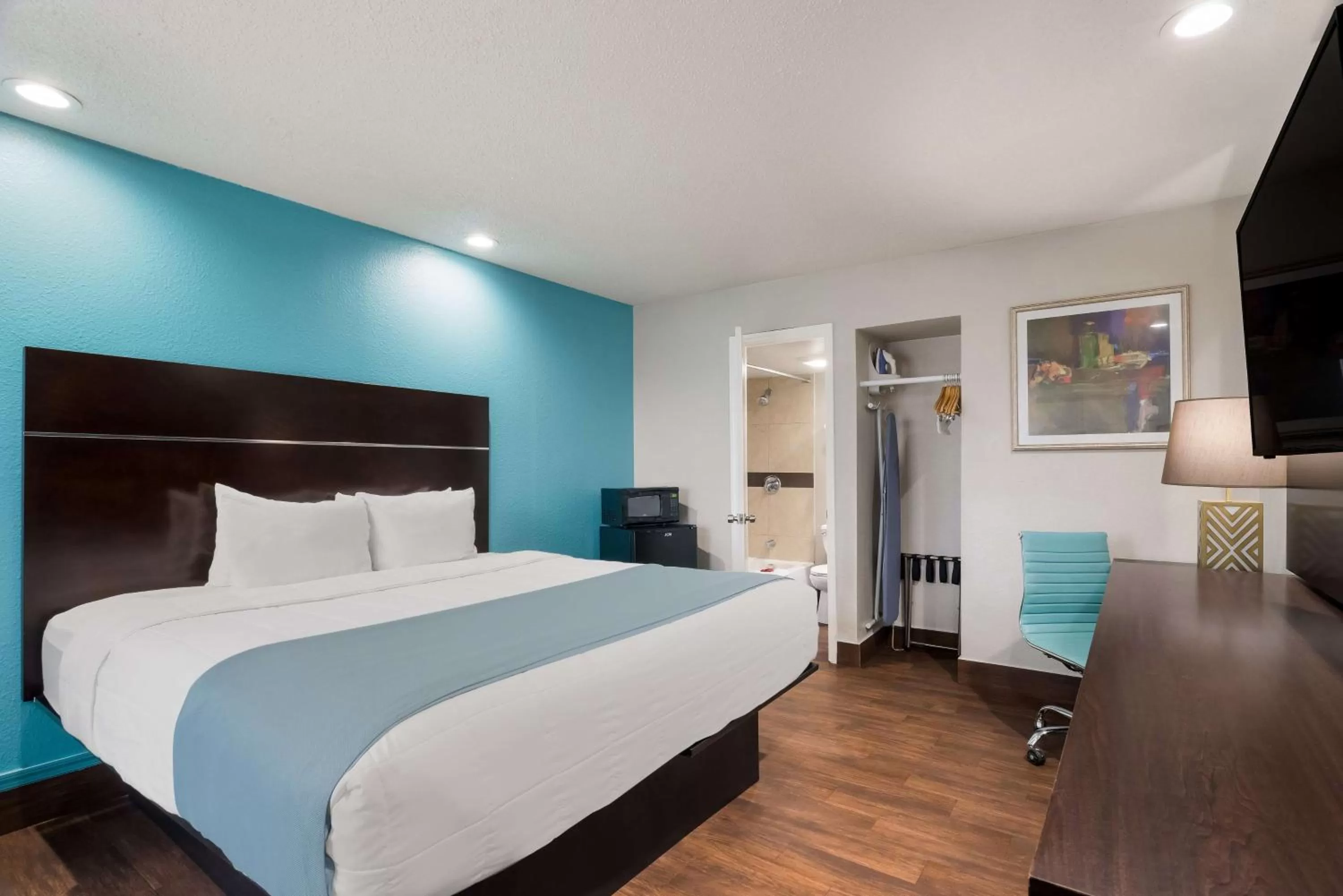 Coffee/tea facilities, Bed in Laredo Hotel Inn