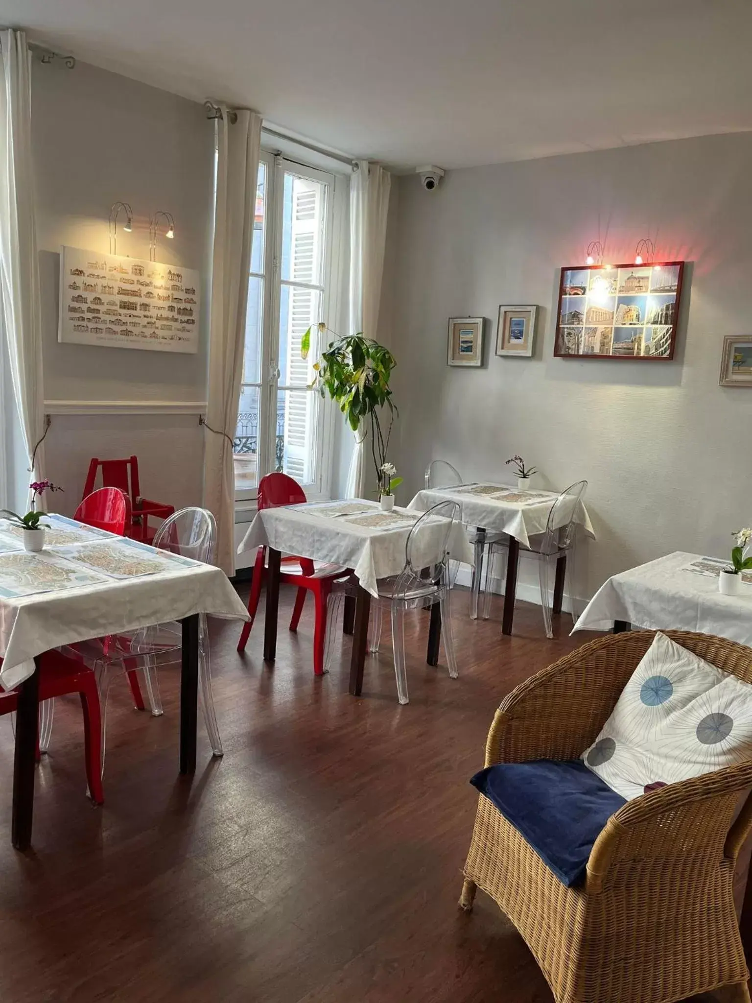 Restaurant/Places to Eat in Brit Hotel Des Grands Hommes - Bordeaux Centre