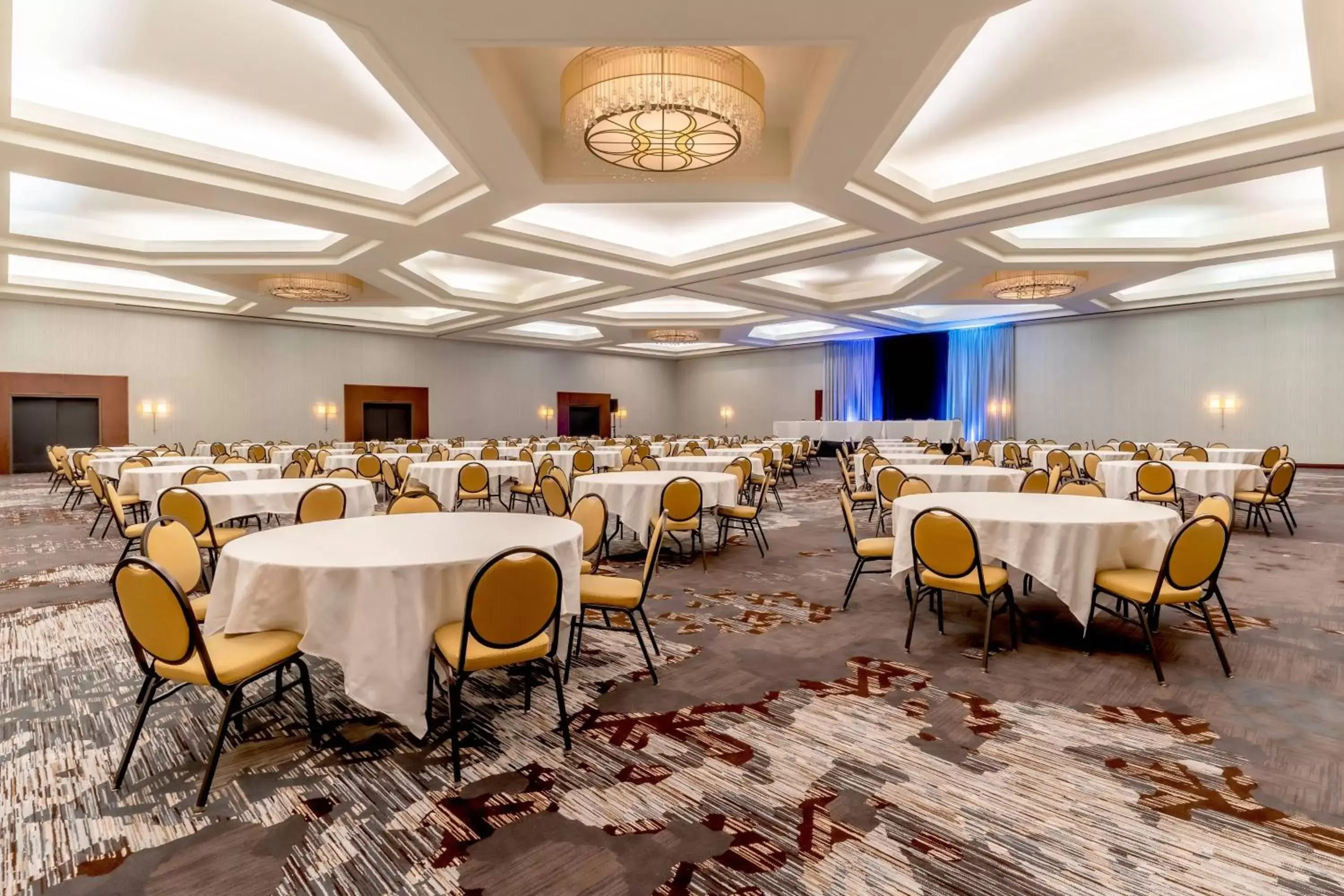 Meeting/conference room, Restaurant/Places to Eat in Minneapolis Marriott Northwest