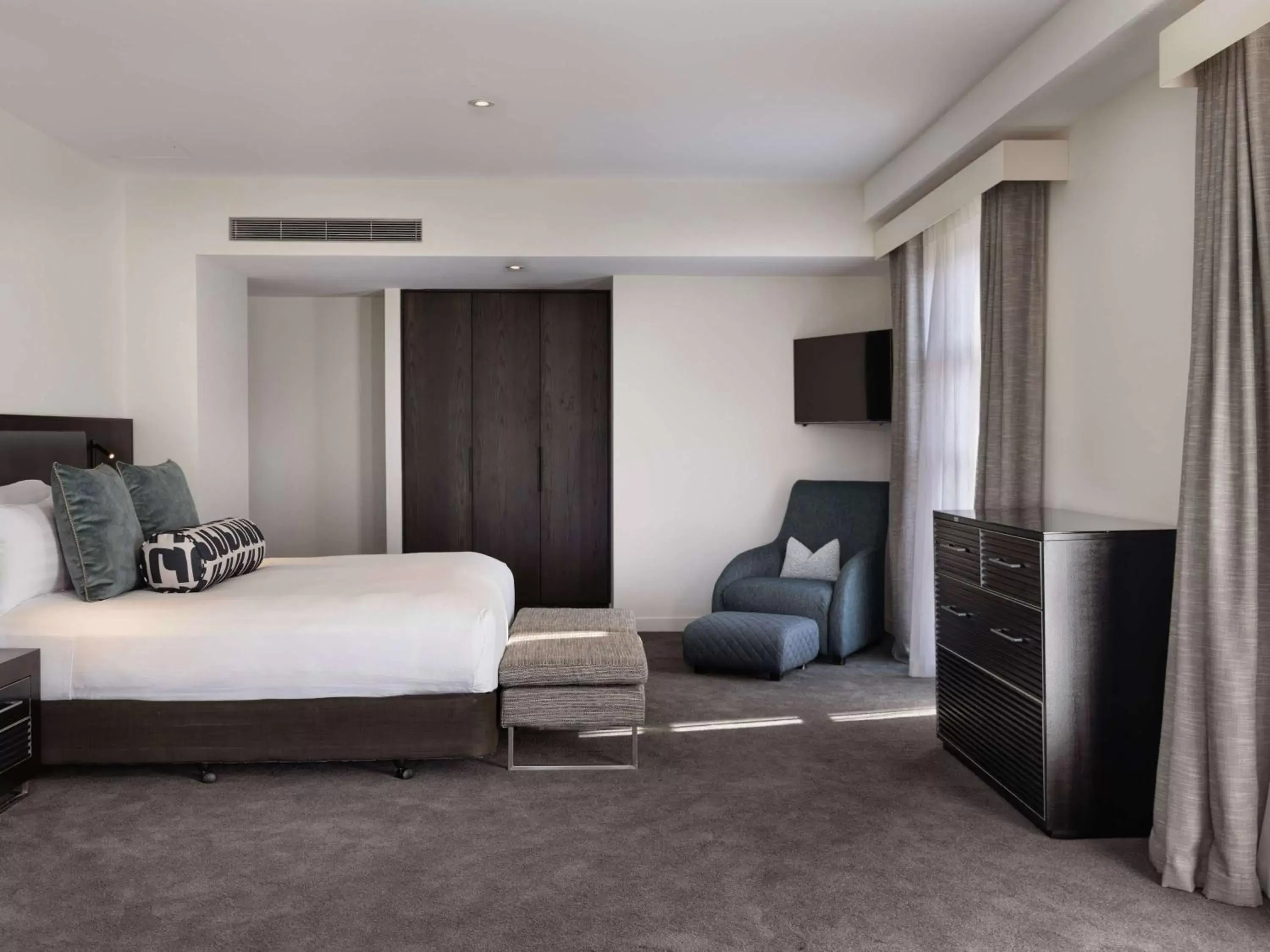 Bedroom in Sofitel Queenstown Hotel & Spa