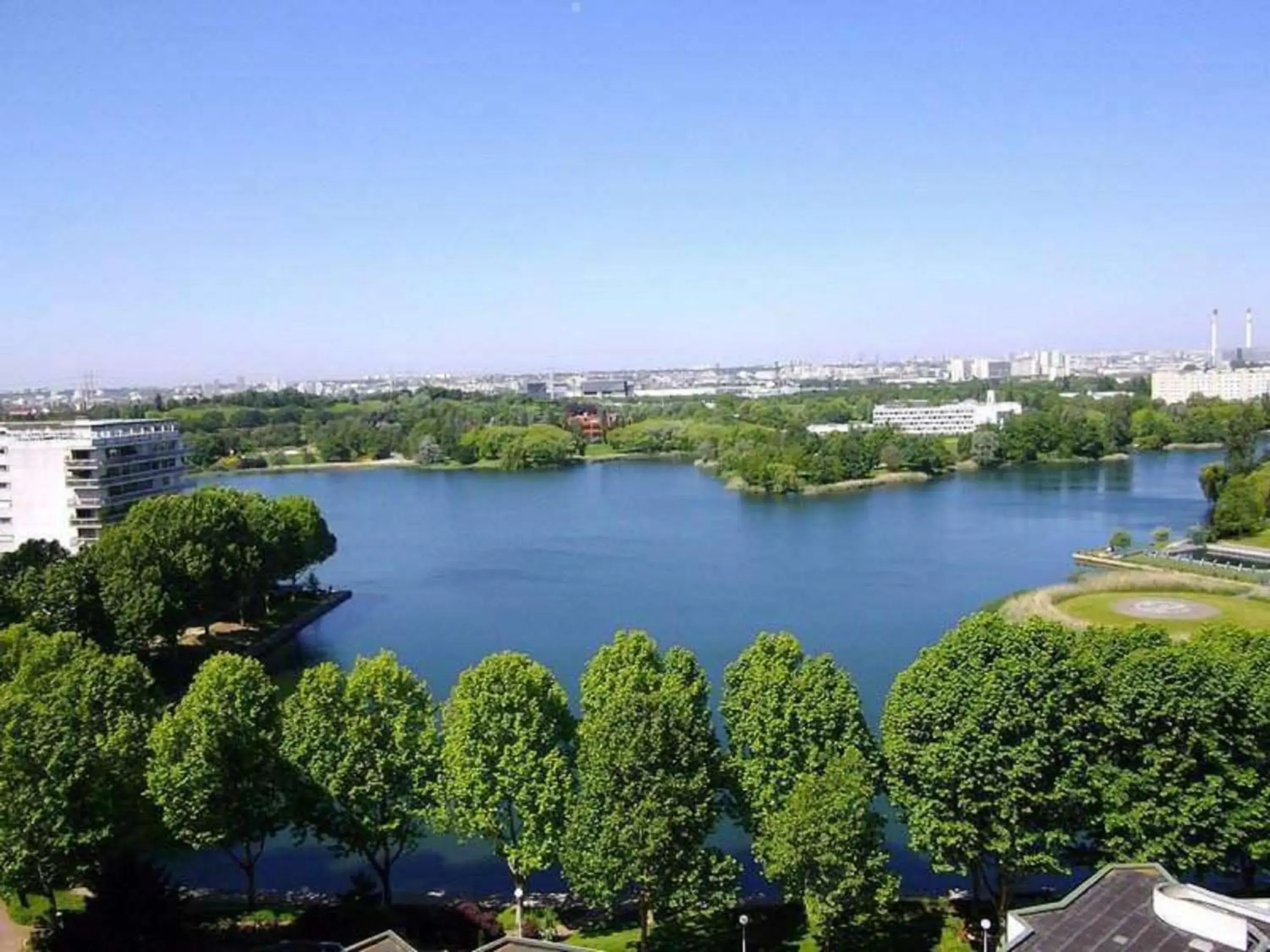 Area and facilities in Novotel Paris Créteil Le Lac