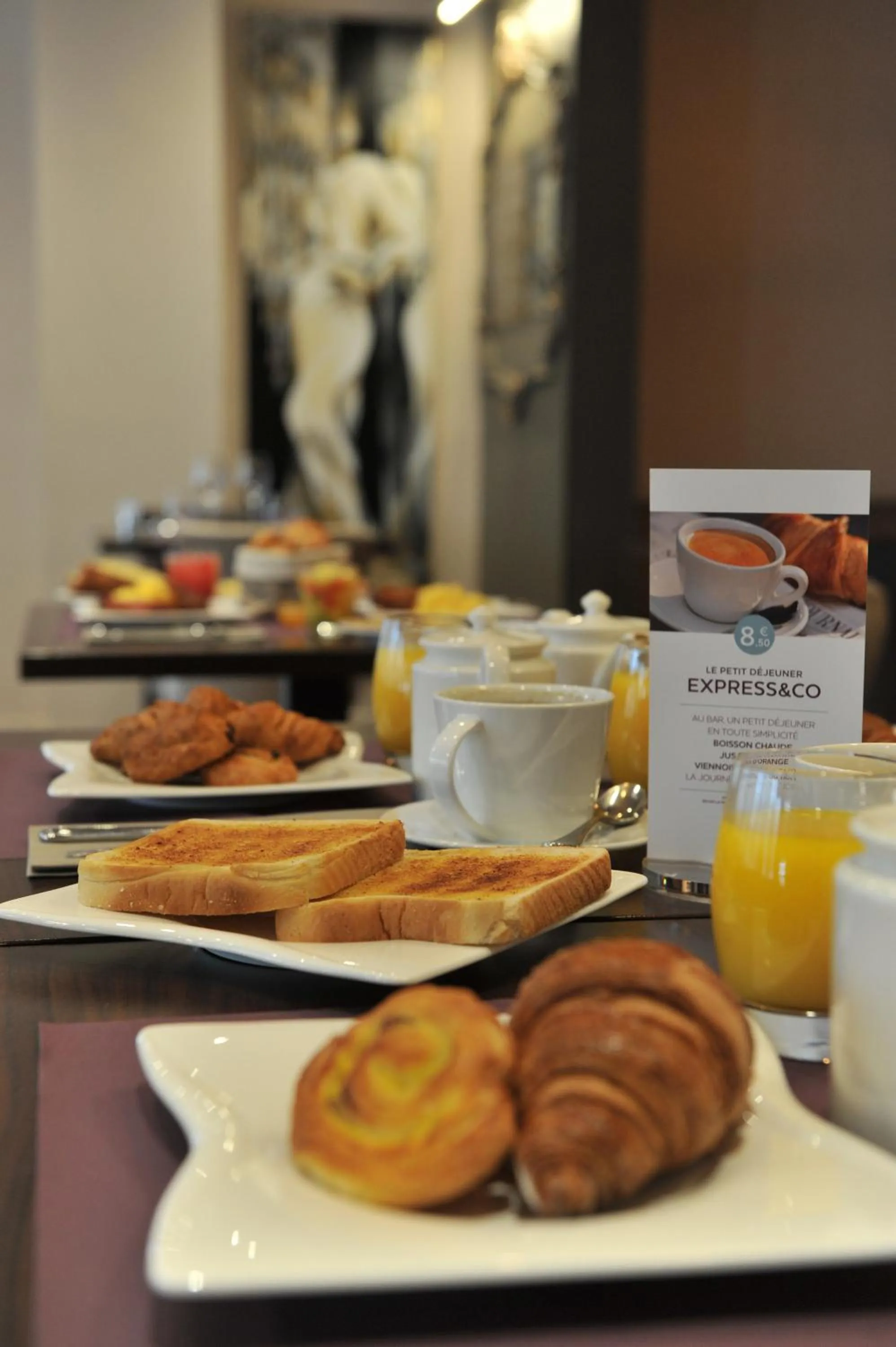 Breakfast in Mercure Paris Saint Cloud Hippodrome