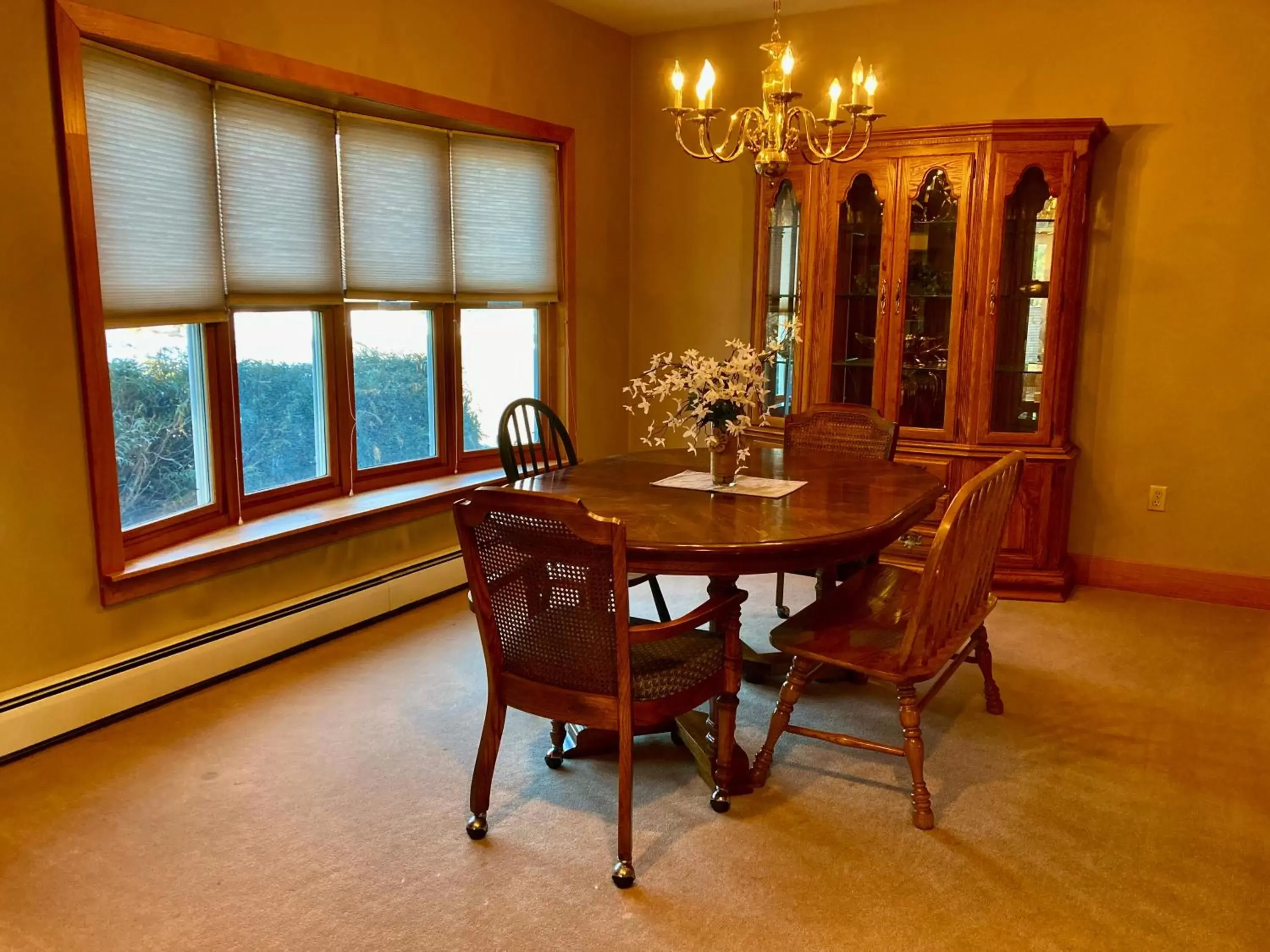 Dining Area in Garden Grove Retreat & Lodging near Pictured Rocks, Fayette, Trails