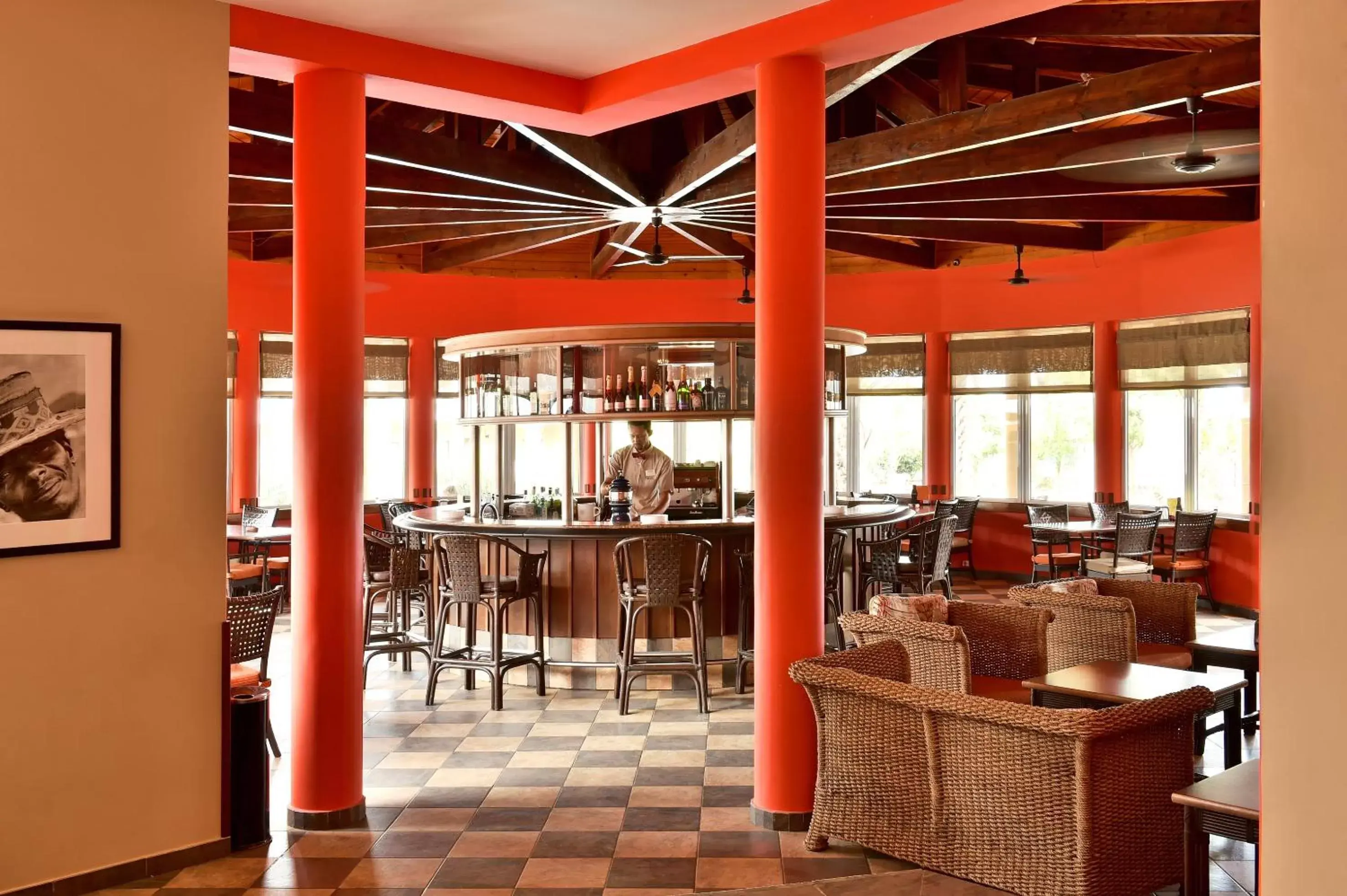 Lounge or bar, Restaurant/Places to Eat in Pestana Tropico Ocean & City Hotel