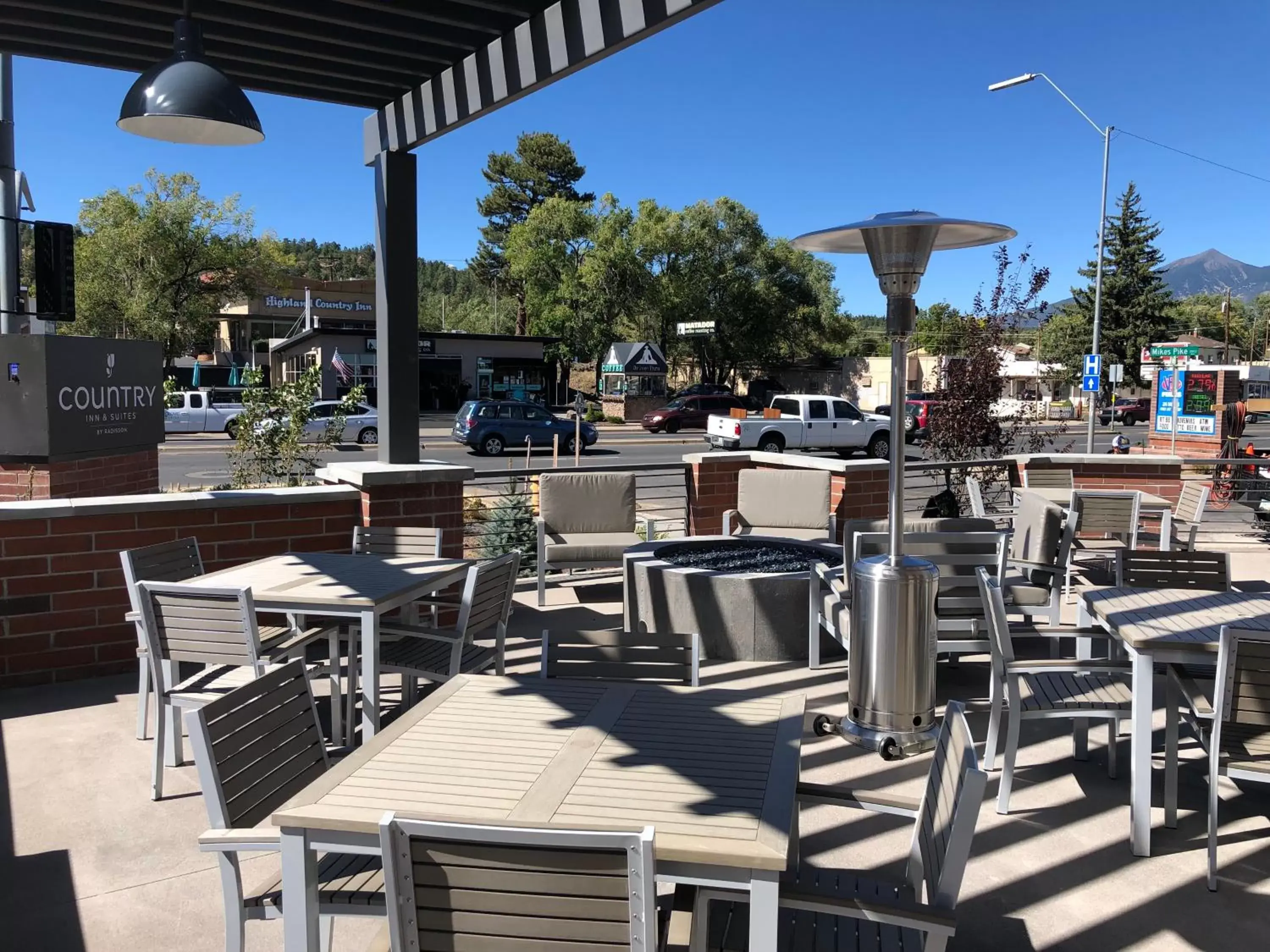 Patio, Restaurant/Places to Eat in Country Inn & Suites by Radisson, Flagstaff Downtown, AZ