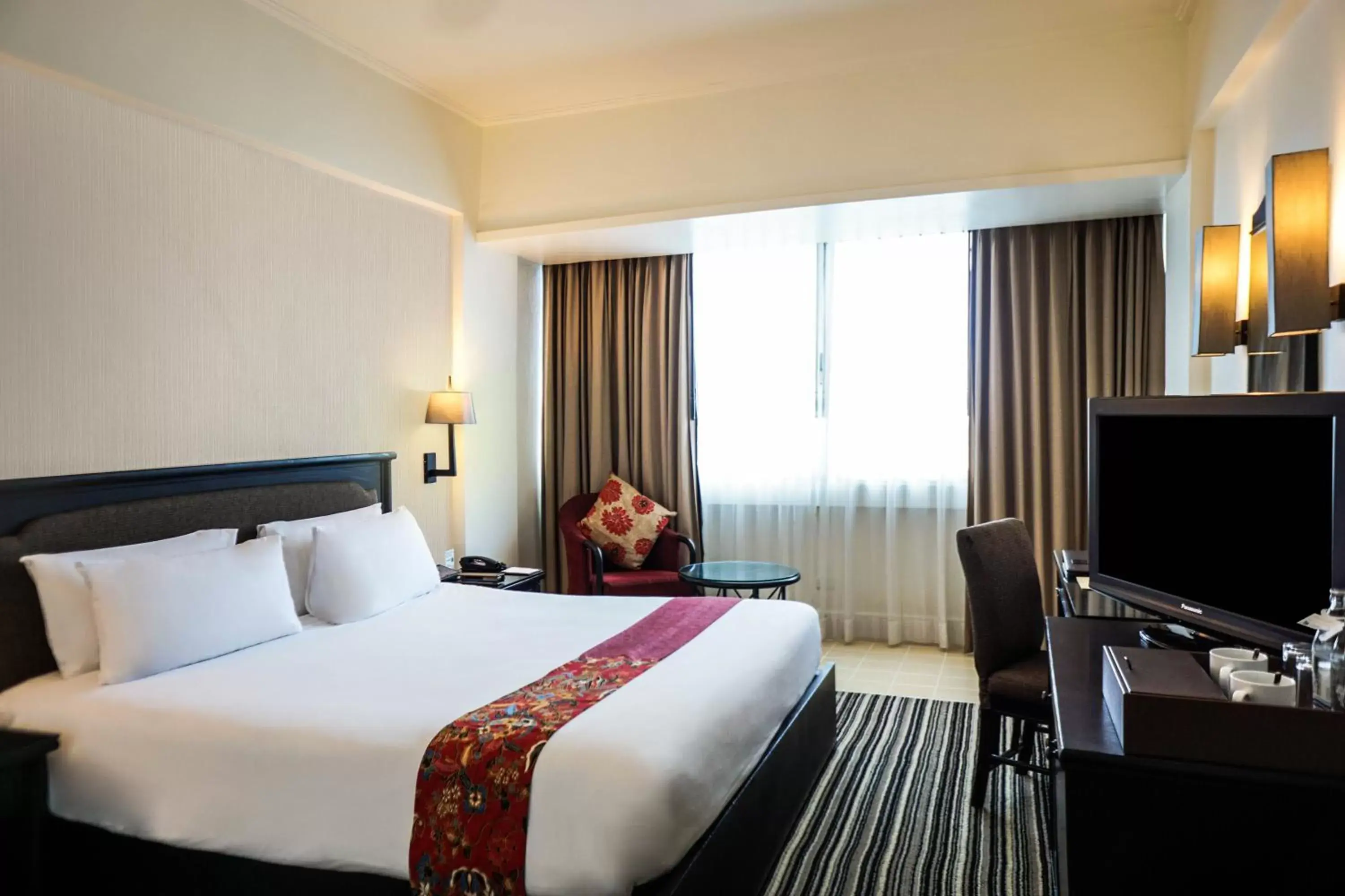 Photo of the whole room, Bed in Centara Hotel Hat Yai