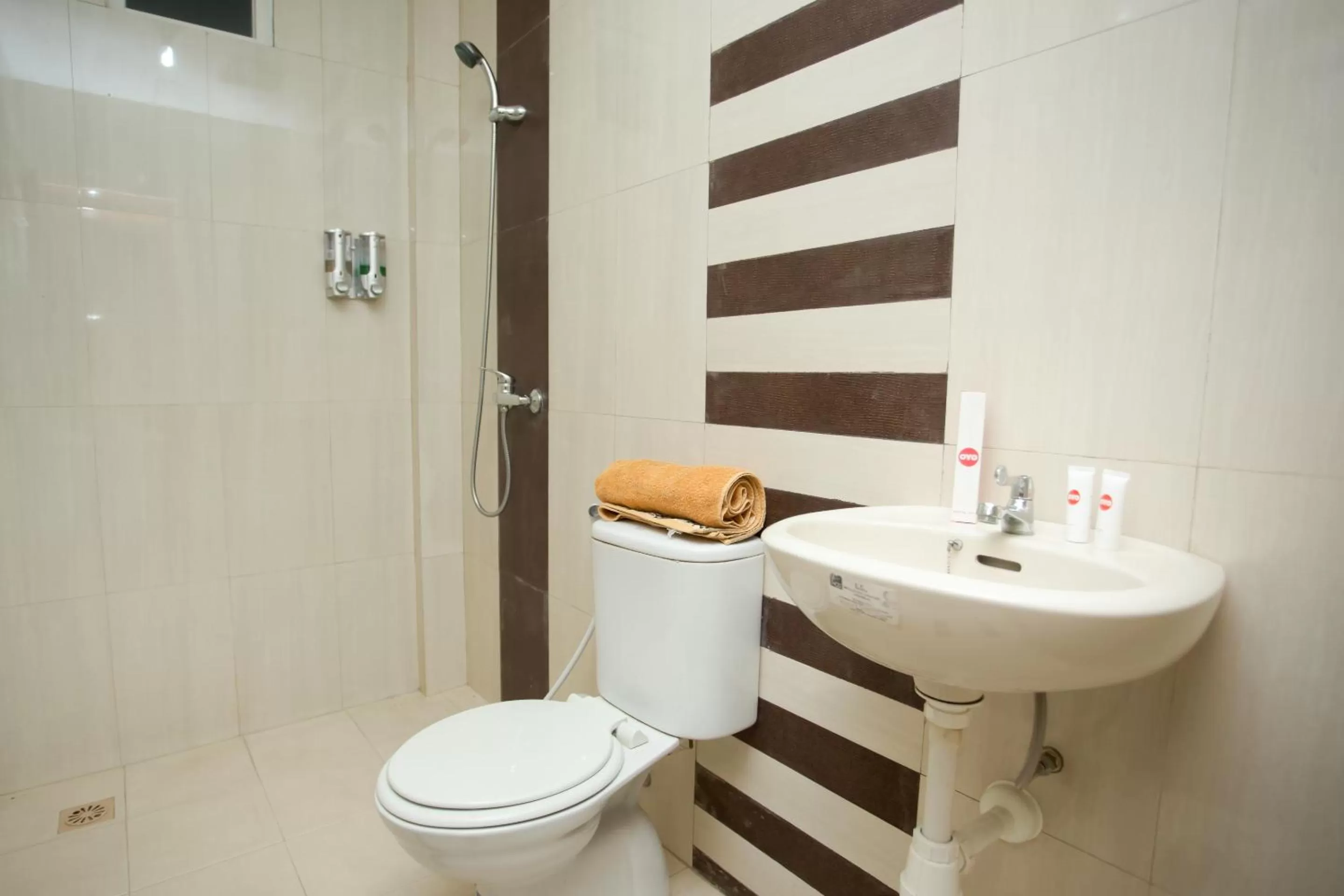 Bathroom in Hotel O Lapan Lapan