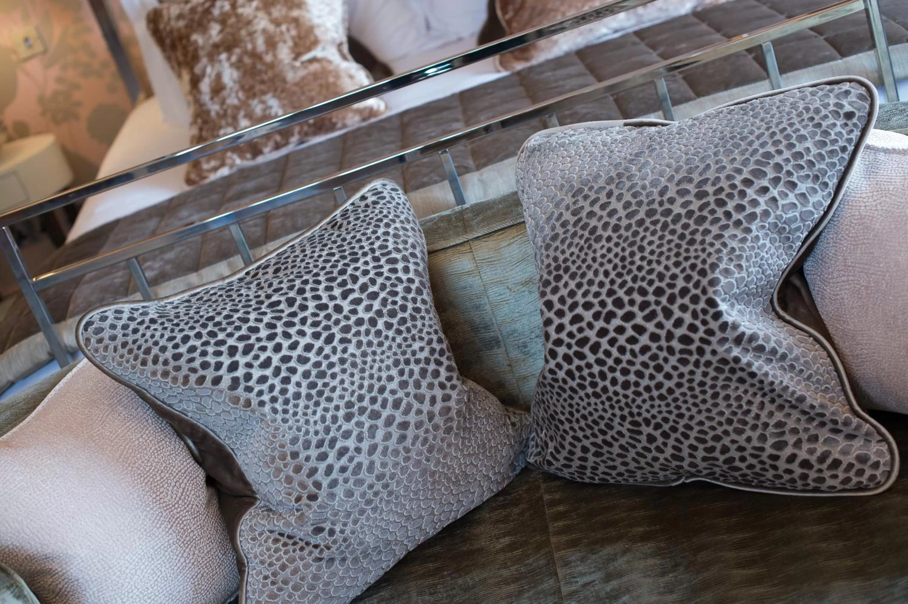 Bedroom in Hogarths Stone Manor