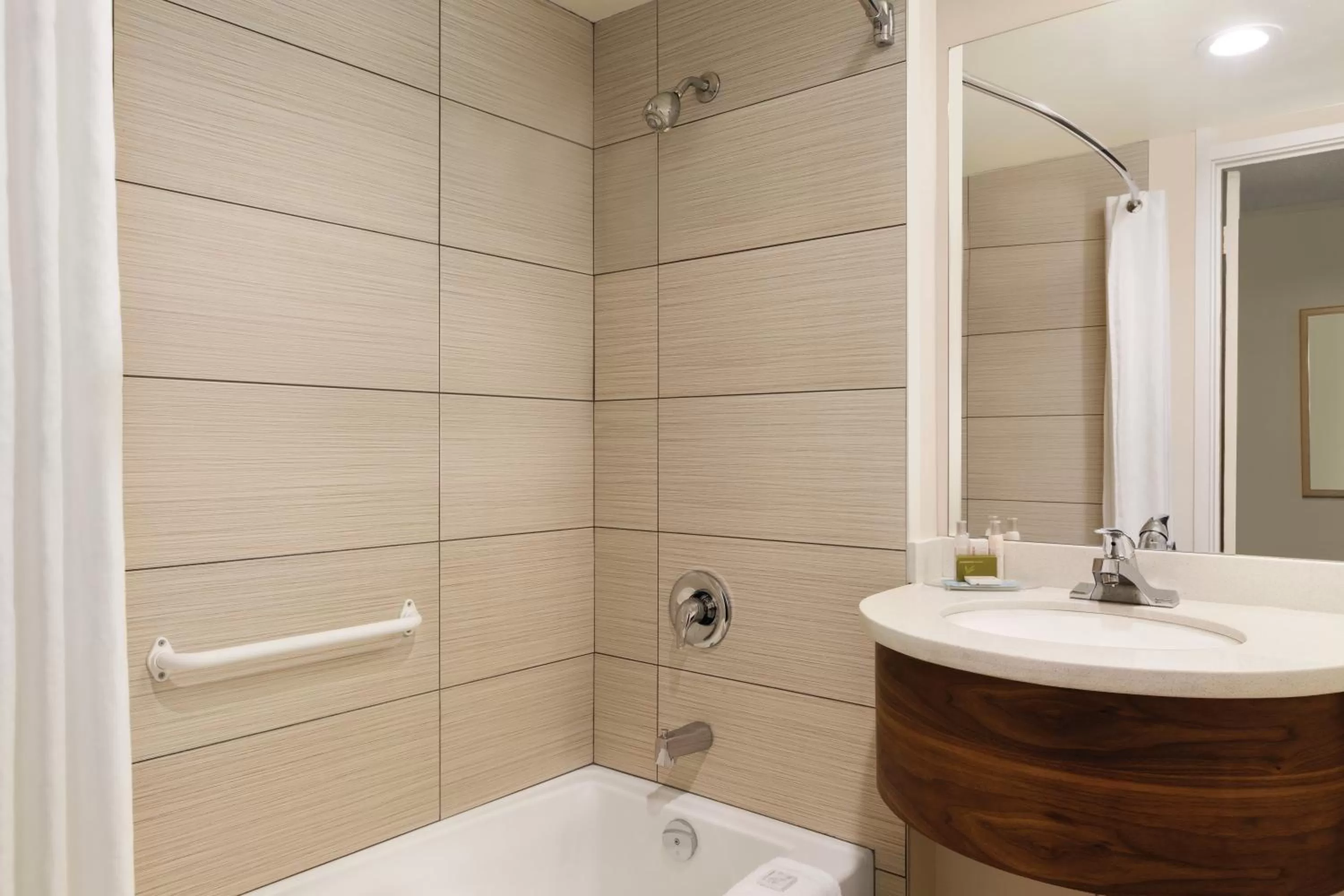 Bath in Days Inn by Wyndham Victoria Airport Sidney