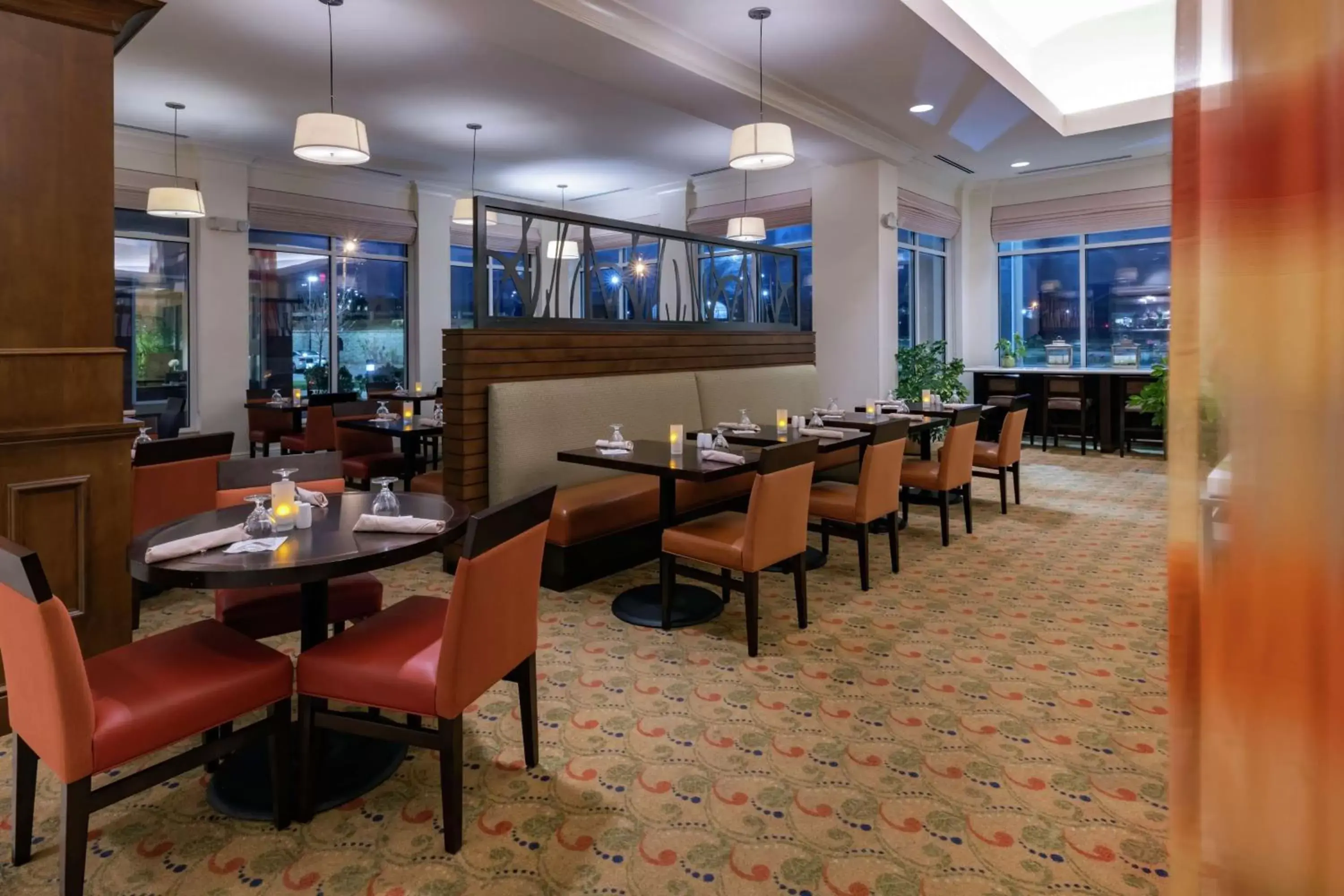 Dining area, Restaurant/Places to Eat in Hilton Garden Inn Devens Common