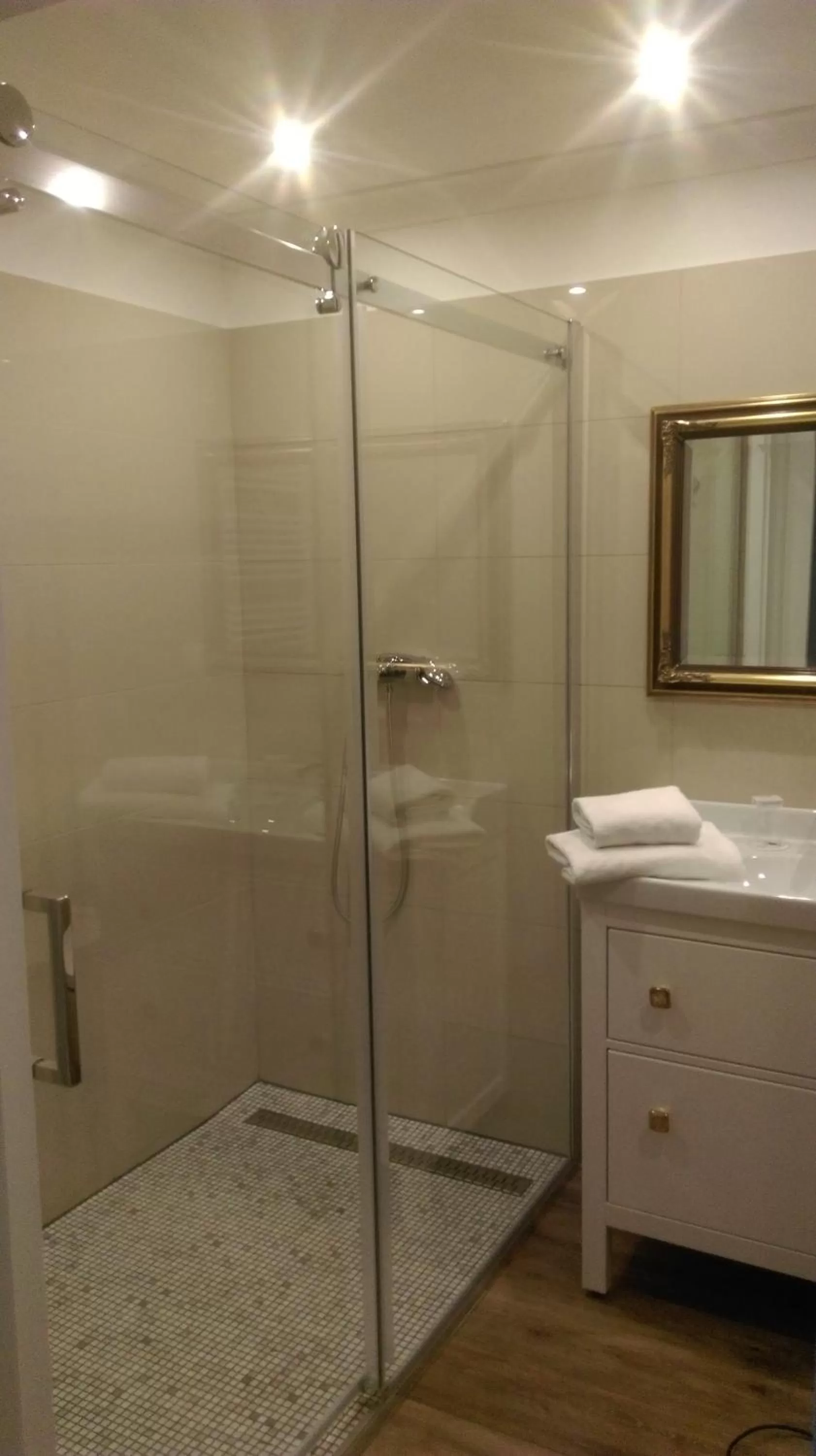 Bathroom in Gasthof Ginzinger