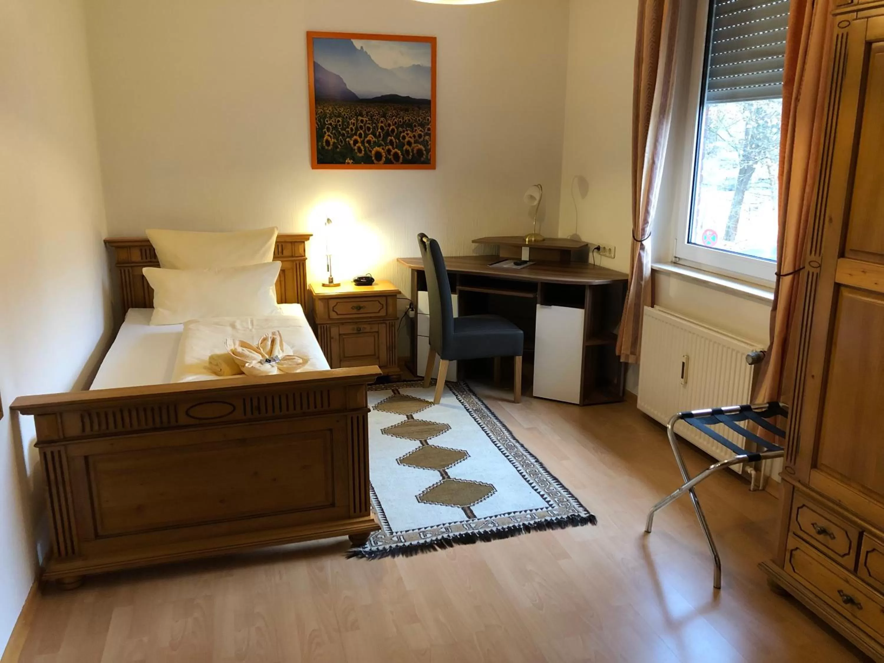 Photo of the whole room, Bed in Heidekönig Hotel Celle