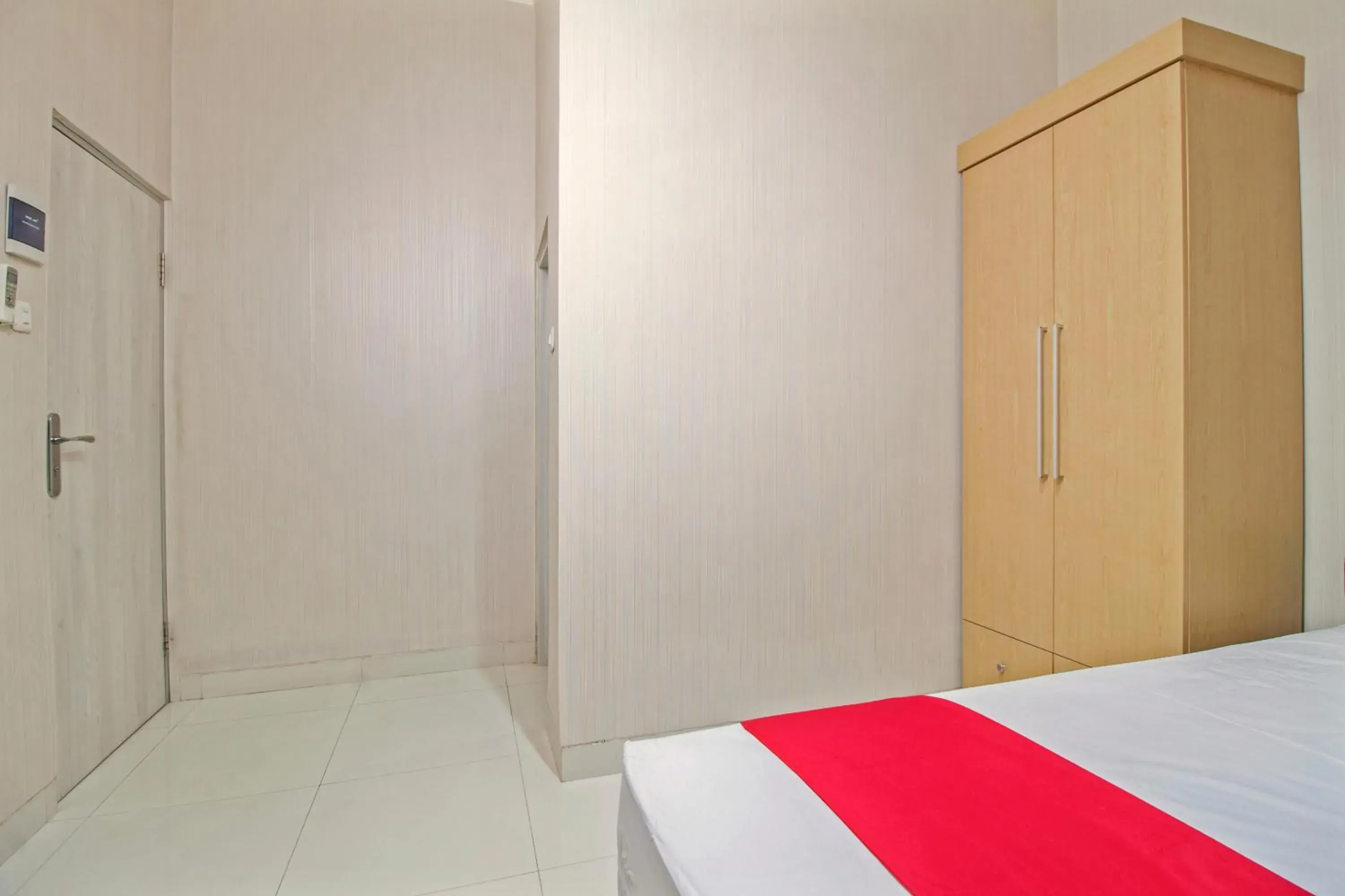 Bedroom, Bed in RedDoorz @ Mangga Besar 2 Bedroom, Bed in RedDoorz @ Mangga Besar 2