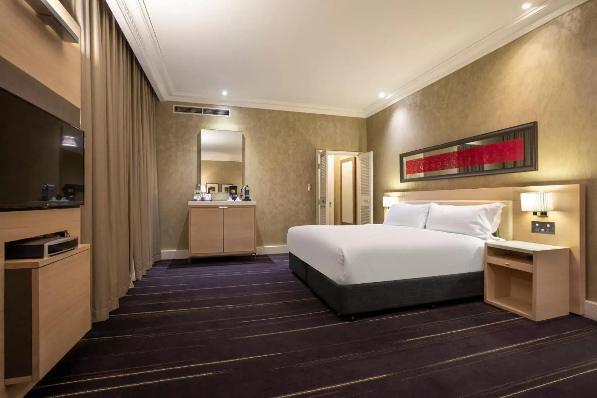 Photo of the whole room, Bed in InterContinental Melbourne The Rialto, an IHG Hotel