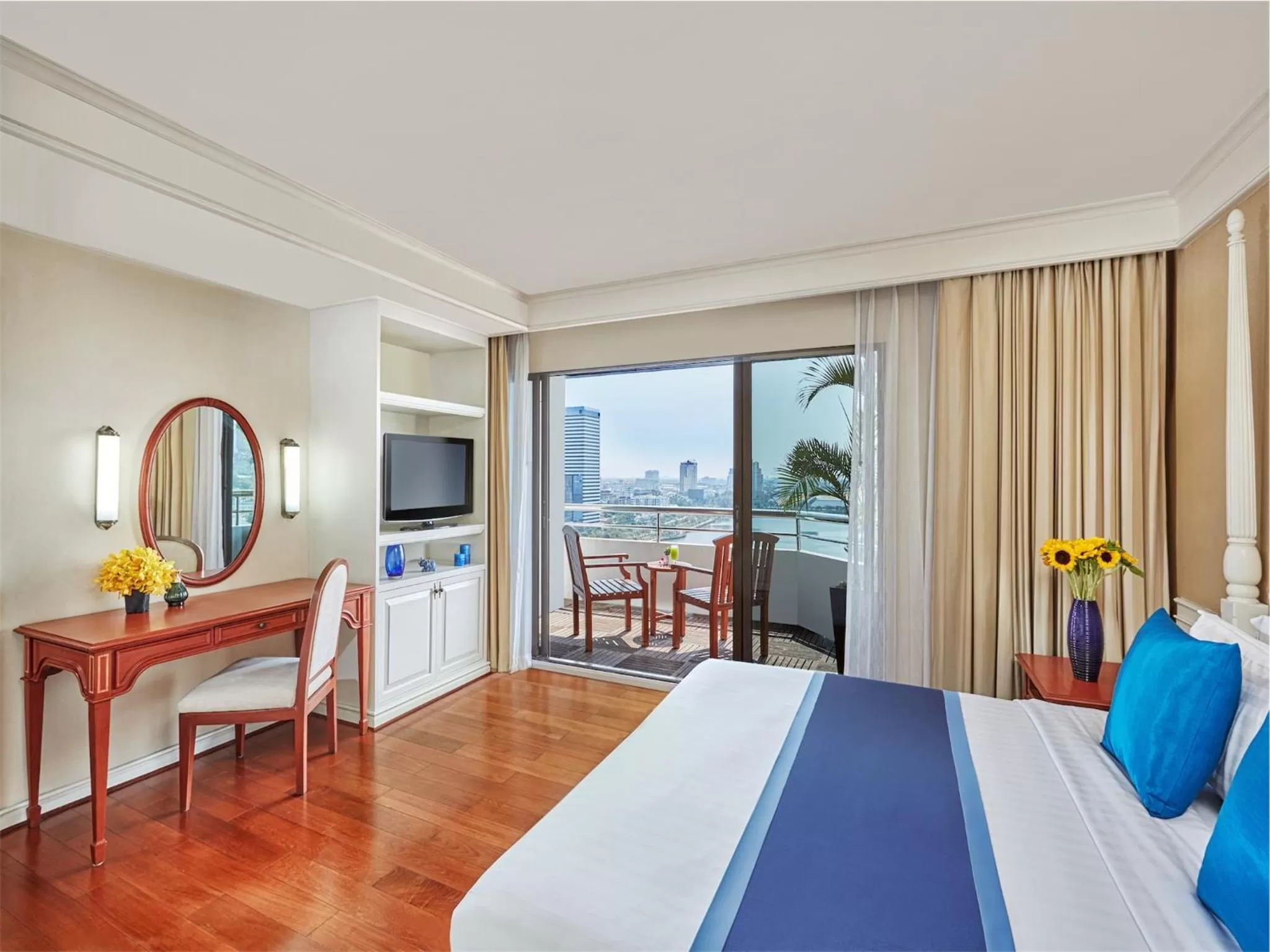 3 Bedroom Family Grand Suite Lake View in Centre Point Sukhumvit 10