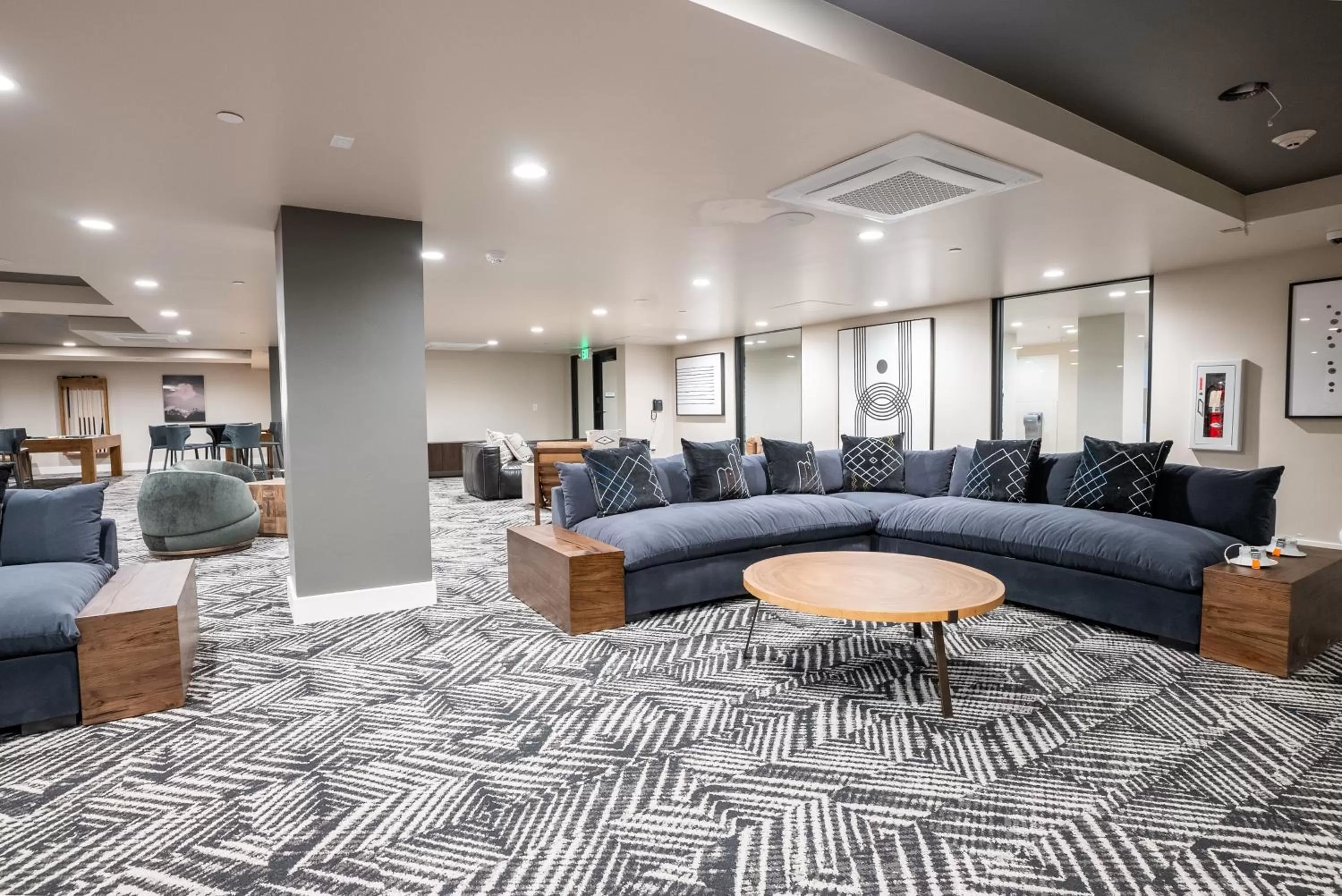 Lounge or bar in Black Rock Mountain Resort