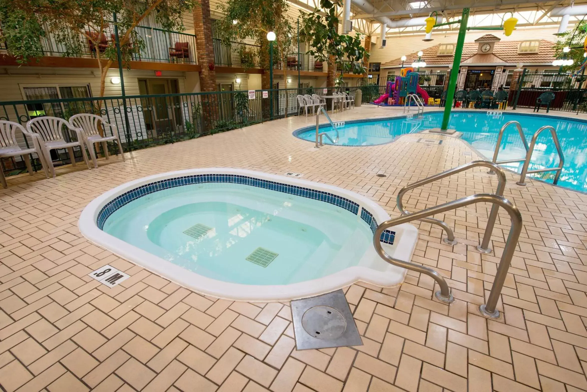 Spa and wellness centre/facilities, Swimming Pool in Victoria Inn Hotel & Convention Centre Brandon