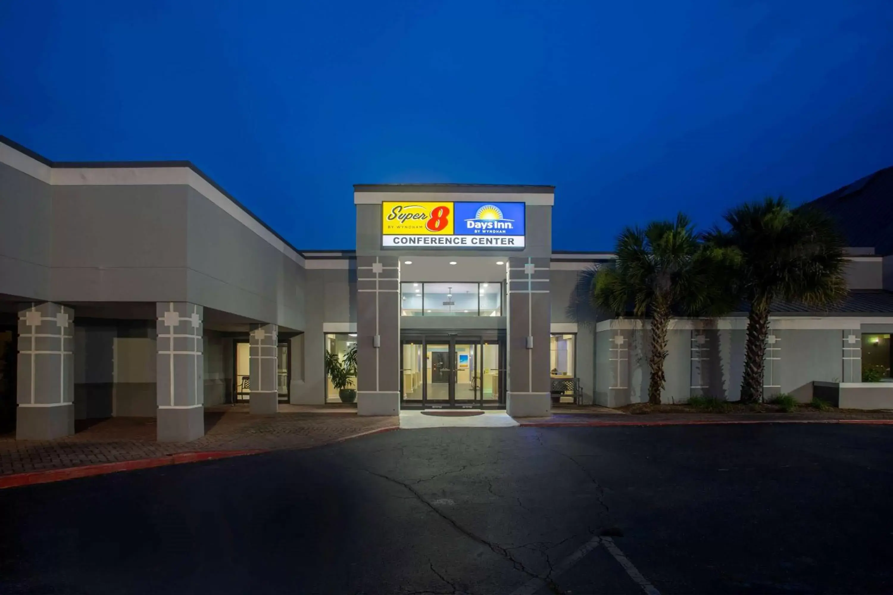 Property Building in Super 8 by Wyndham Mobile I-65