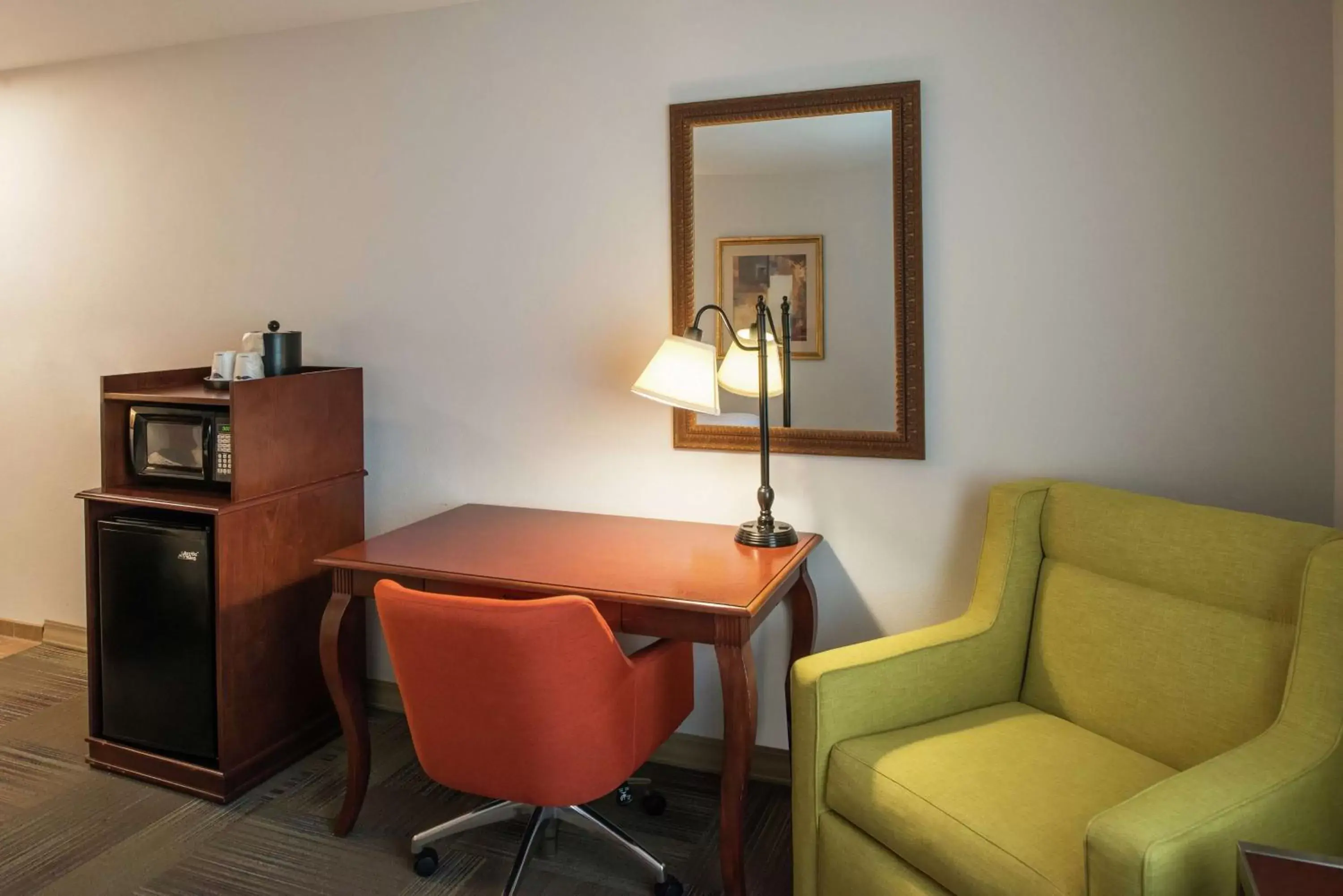 Bedroom, Seating Area in Hampton Inn & Suites Rifle