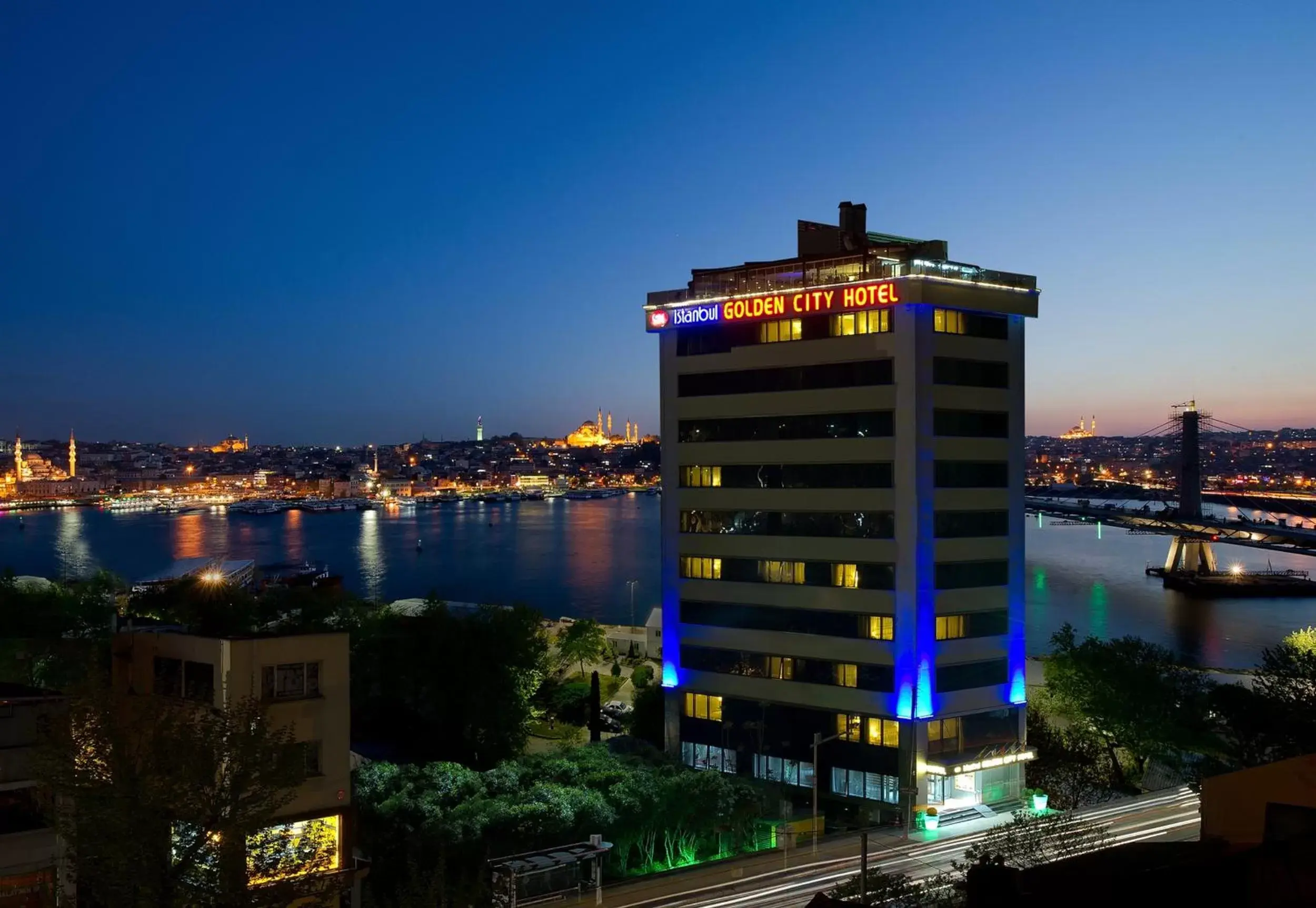 Facade/entrance in Istanbul Golden City Hotel