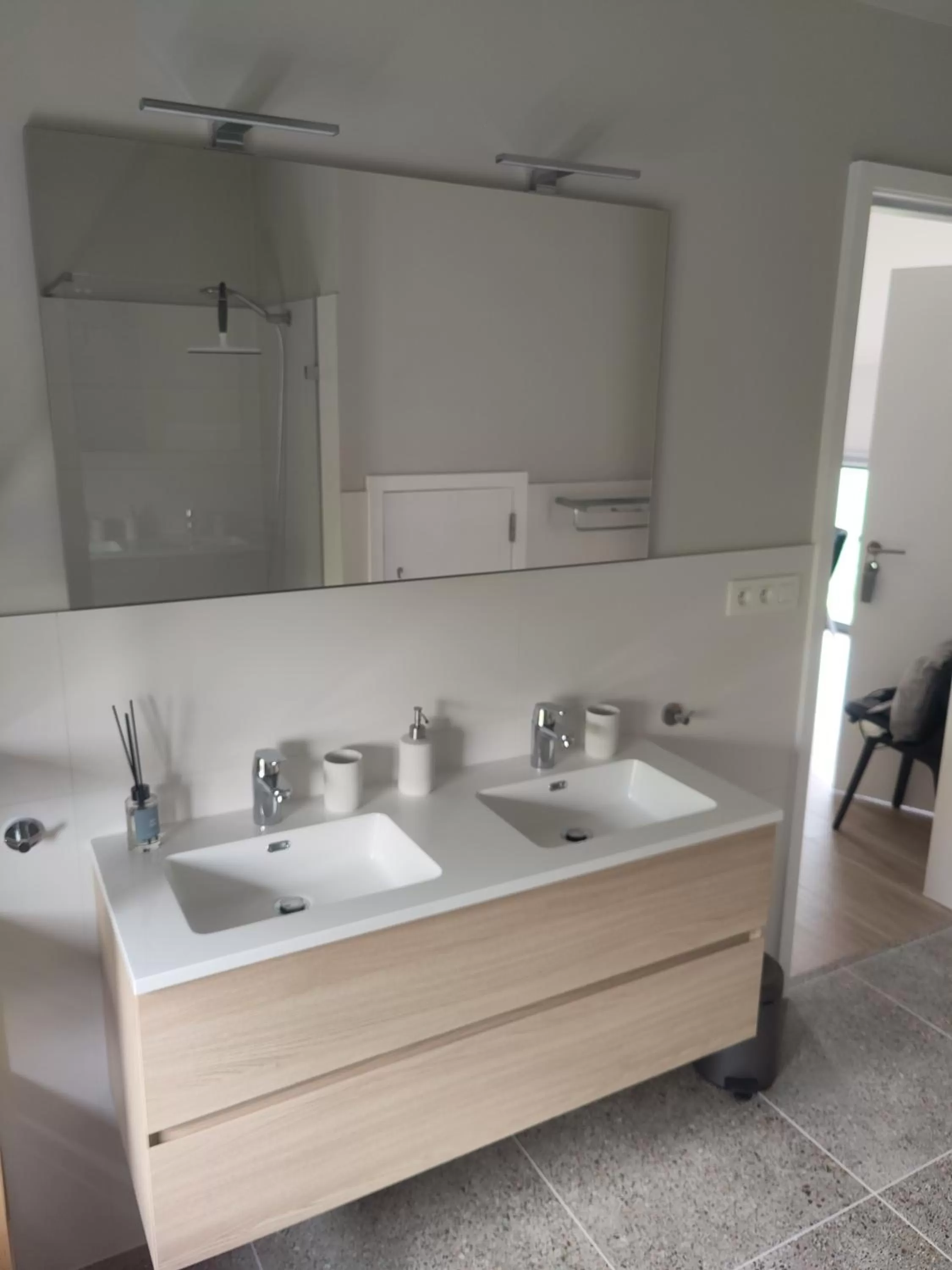 Bathroom in Akrenbos 101