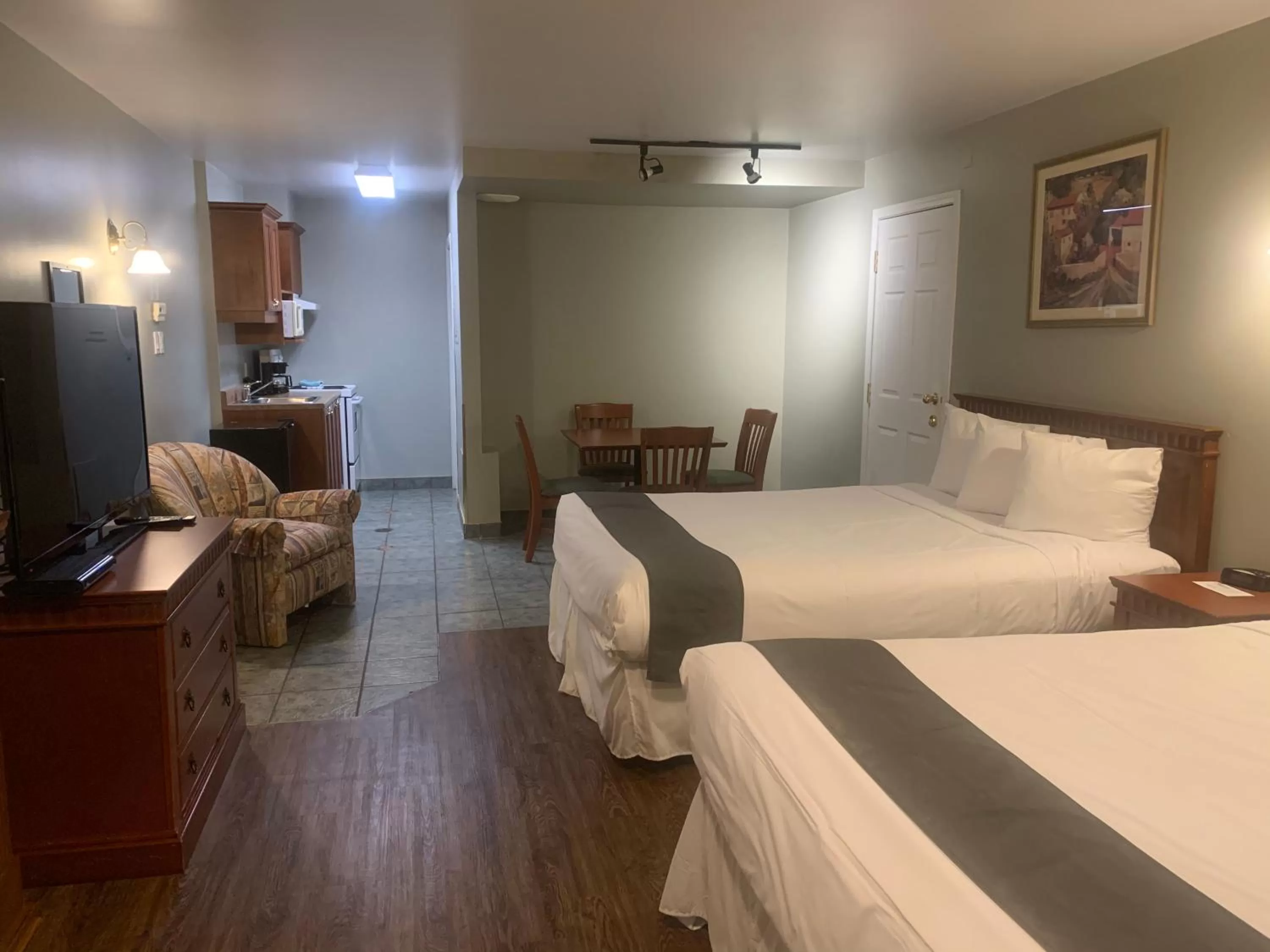 Bed in Hotel and Suites Les Laurentides