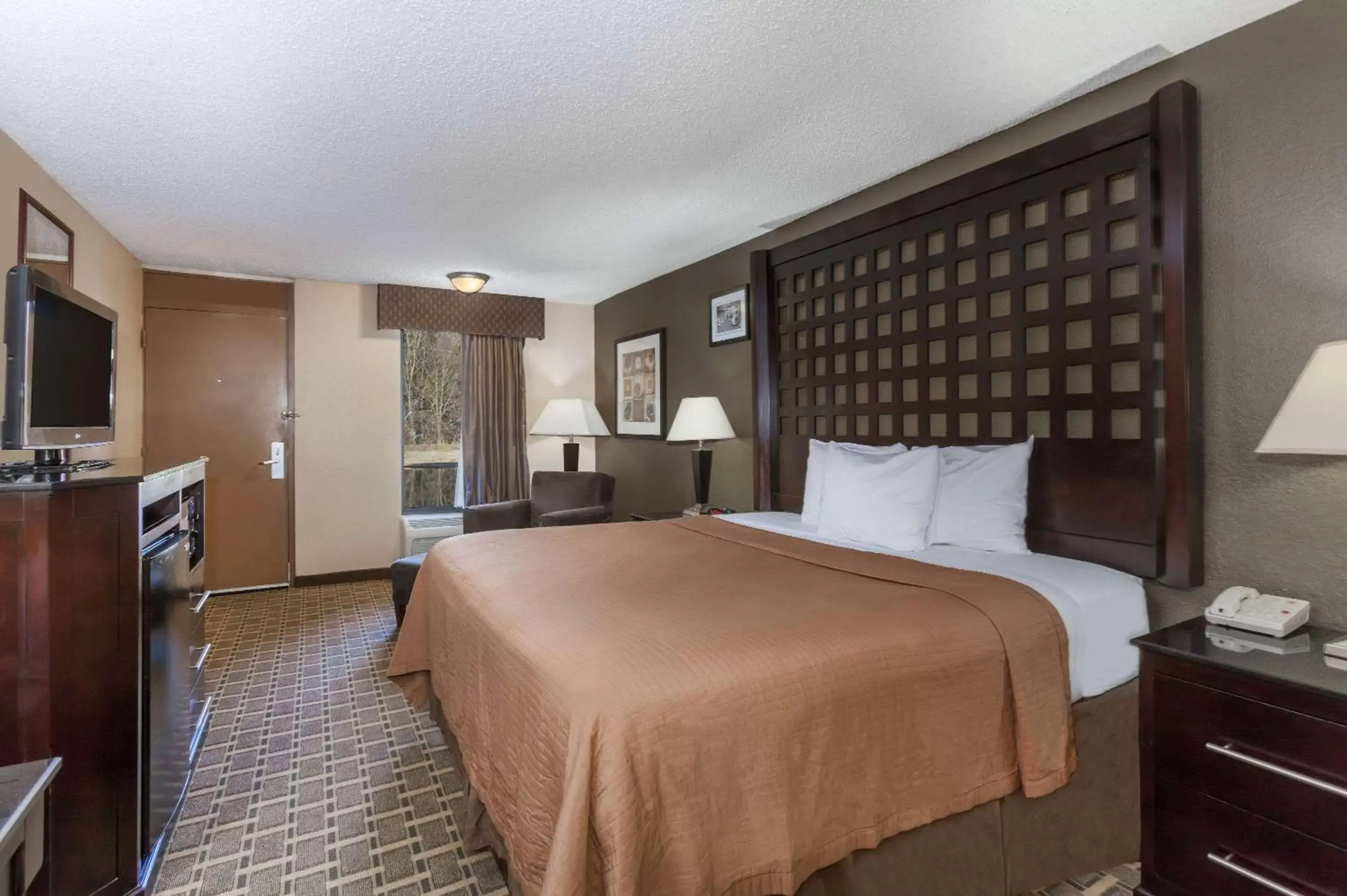 Photo of the whole room, Bed in Super 8 by Wyndham Atoka