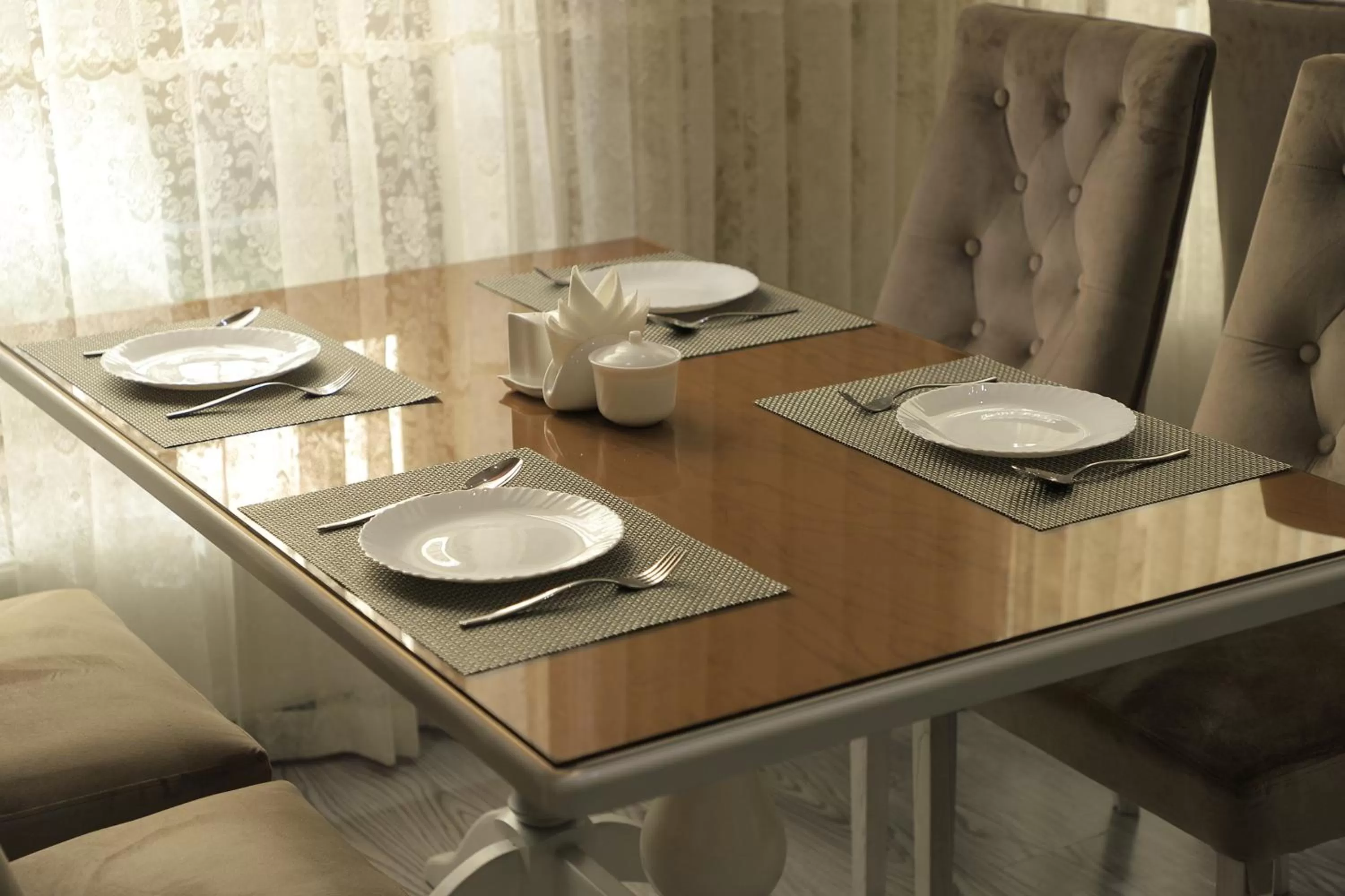 Restaurant/places to eat in Osiyo Palace