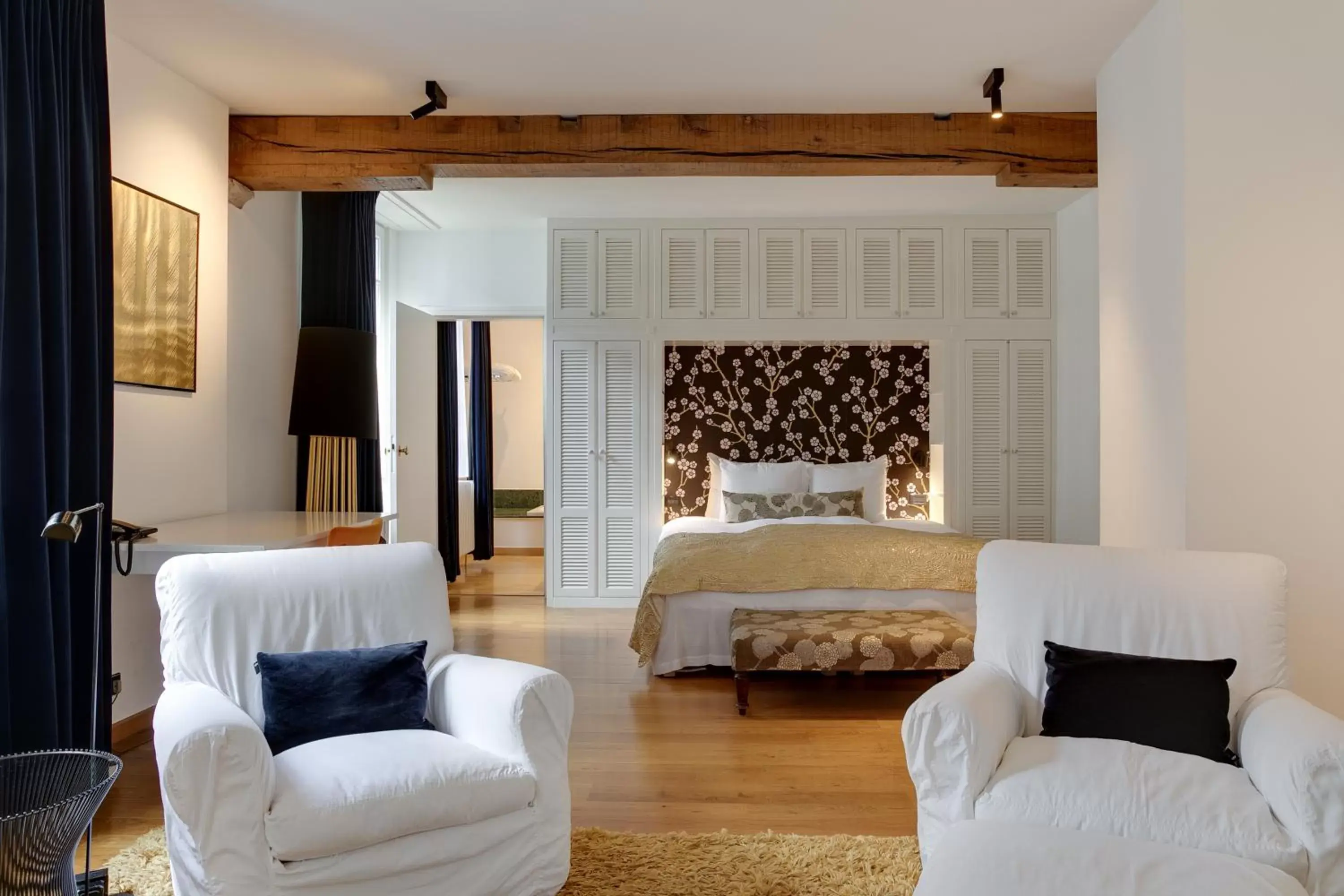Bed in Small Luxury Hotel De Witte Lelie