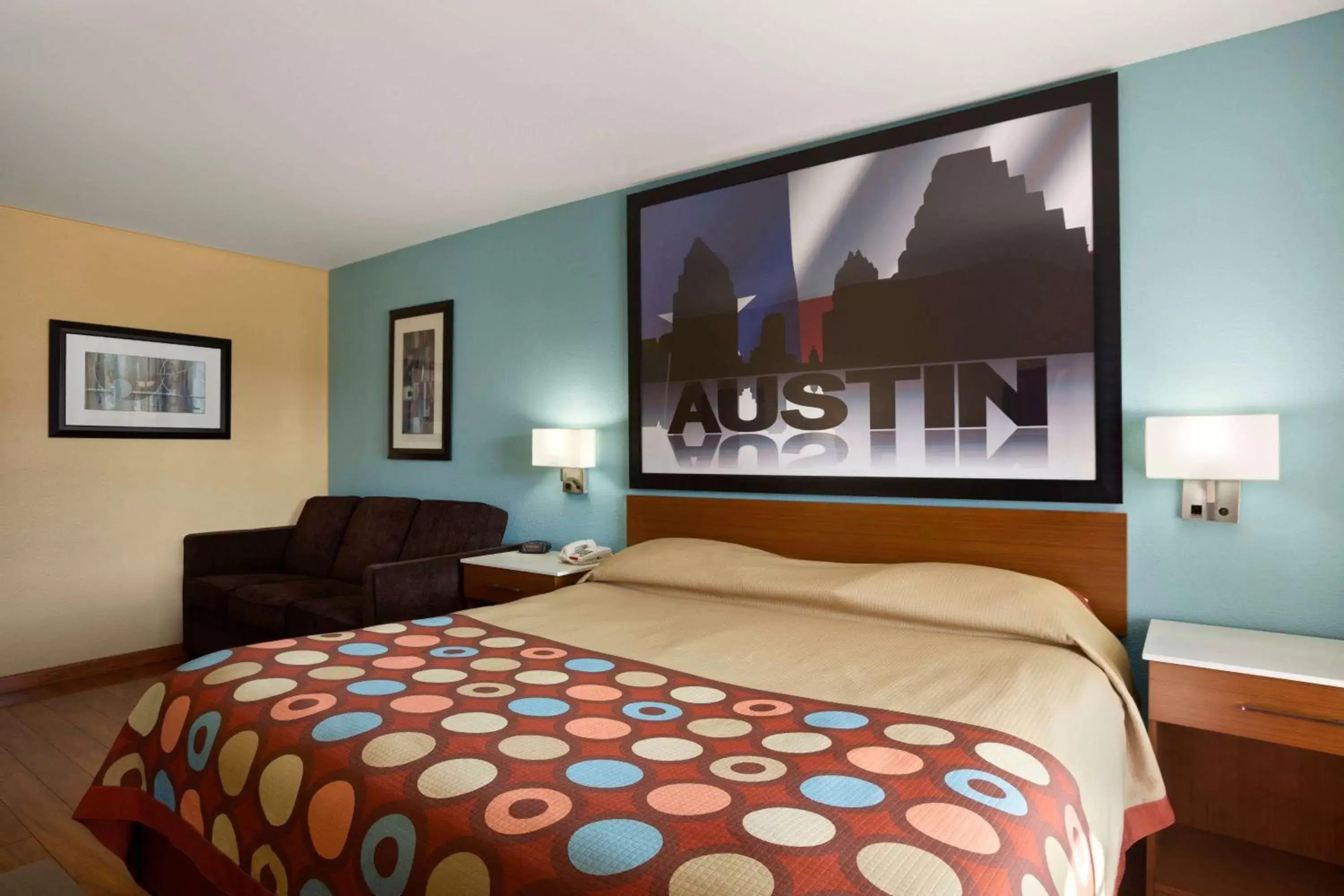 On site, Bed in Super 8 by Wyndham Austin Downtown/Capitol Area