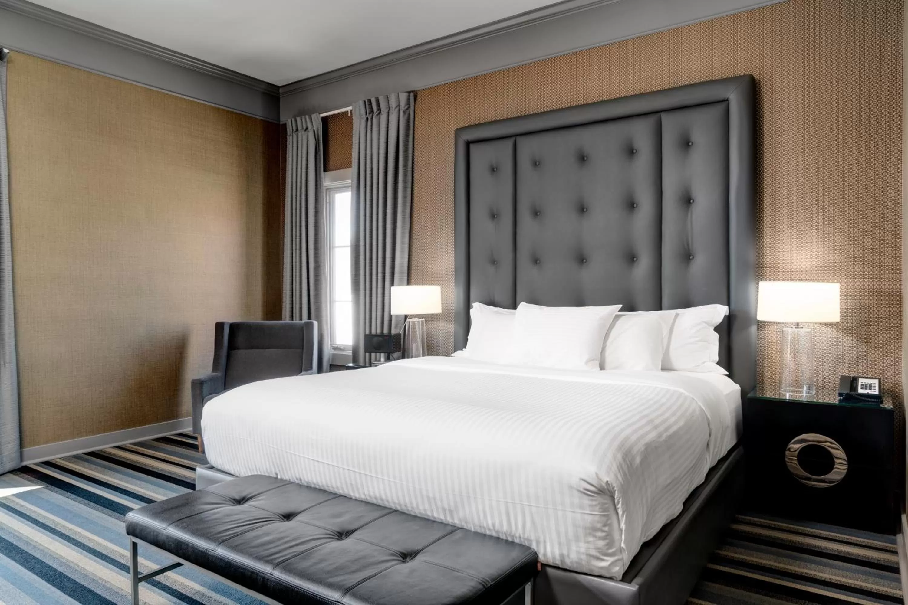 Bed in Hotel Arts Kensington