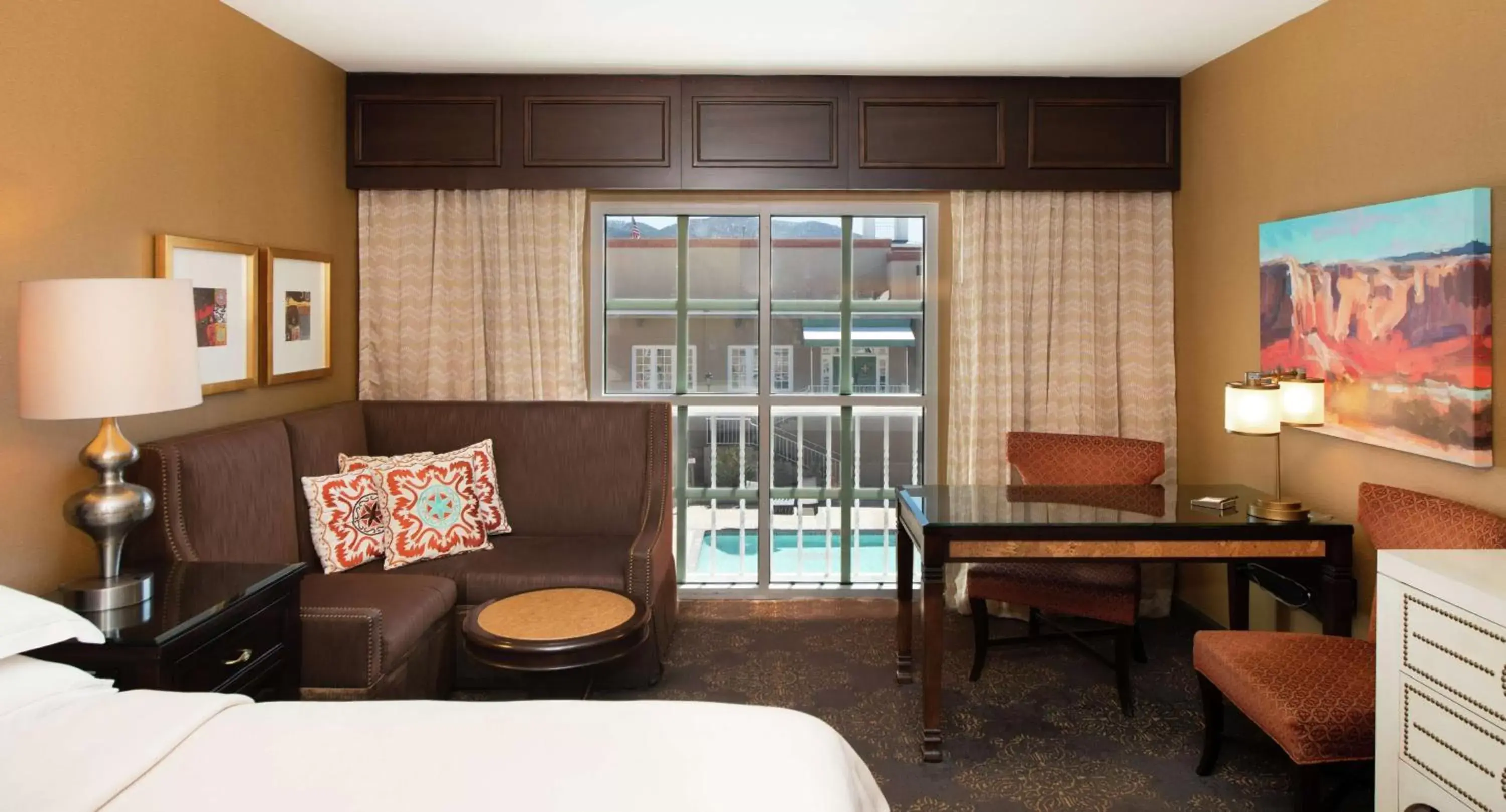 Bedroom, Seating Area in Hilton Santa Fe Historic Plaza