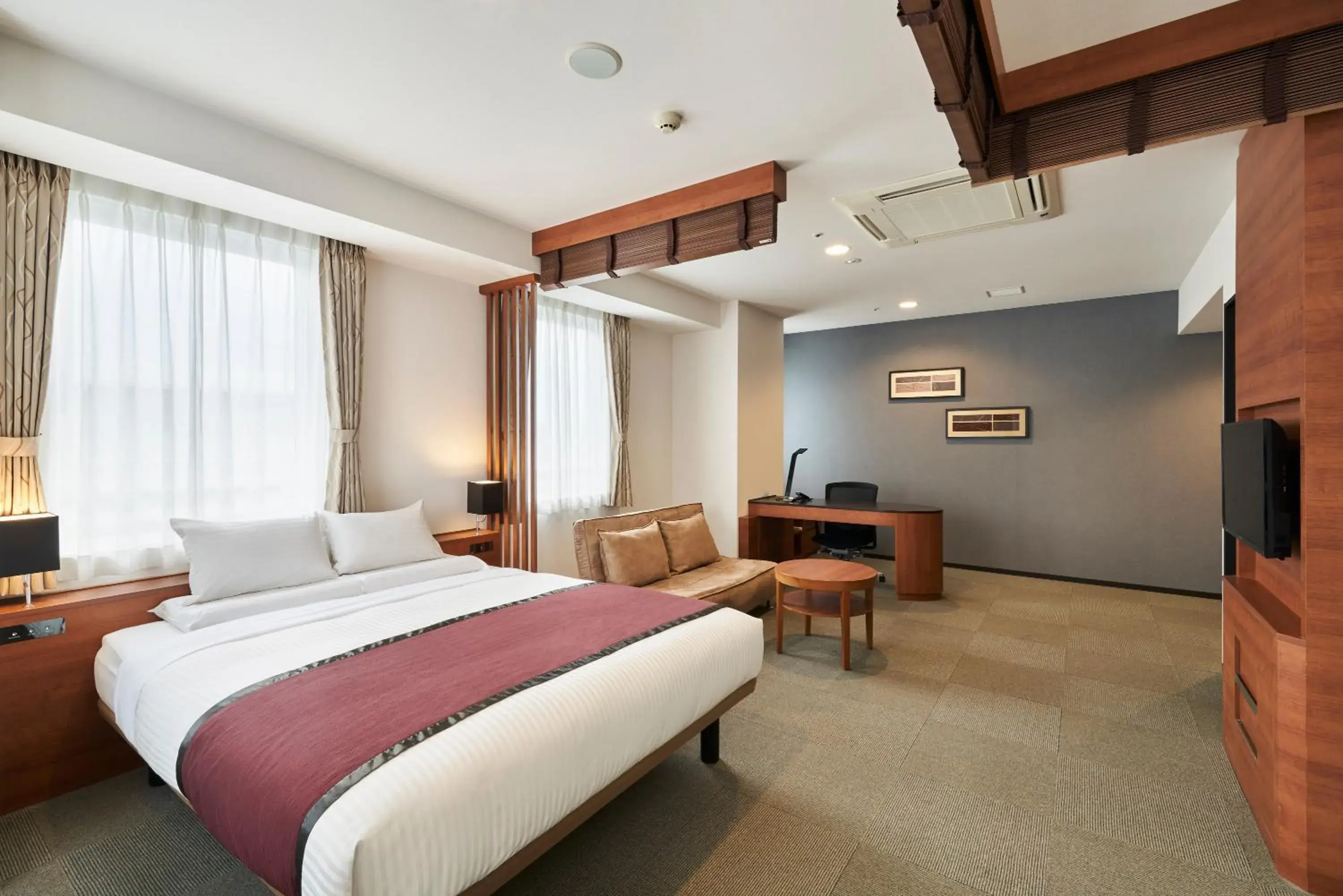 Bed in MYSTAYS Shin Urayasu Conference Center