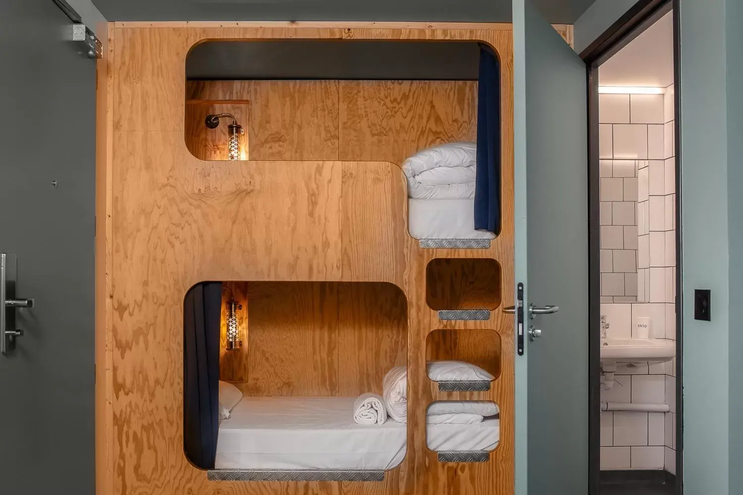 Family Room - Disability Access in Eklo Bordeaux Centre Bastide Family Room - Disability Access in Eklo Bordeaux Centre Bastide