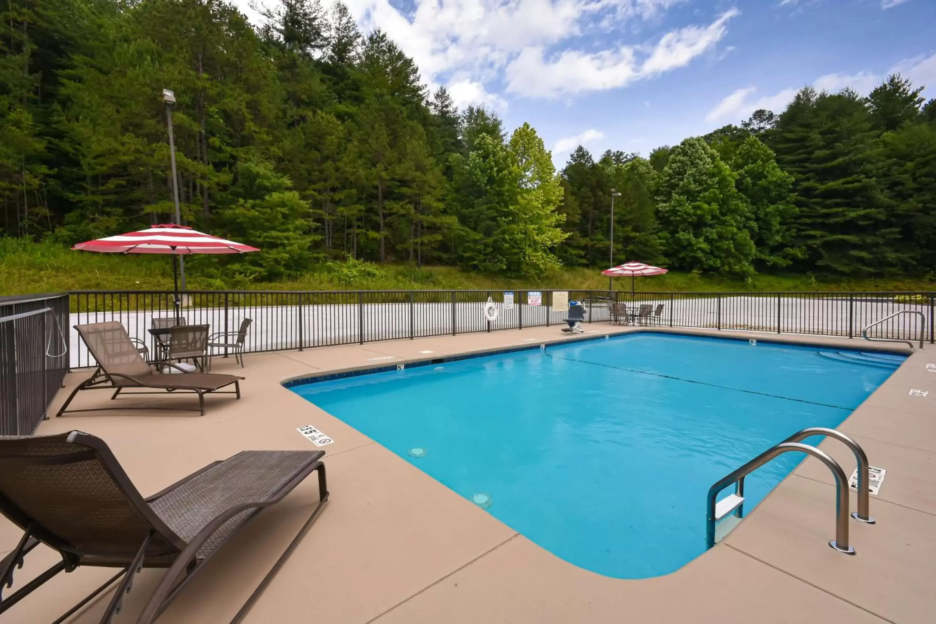 Pool view, Swimming Pool in Hampton Inn Brevard