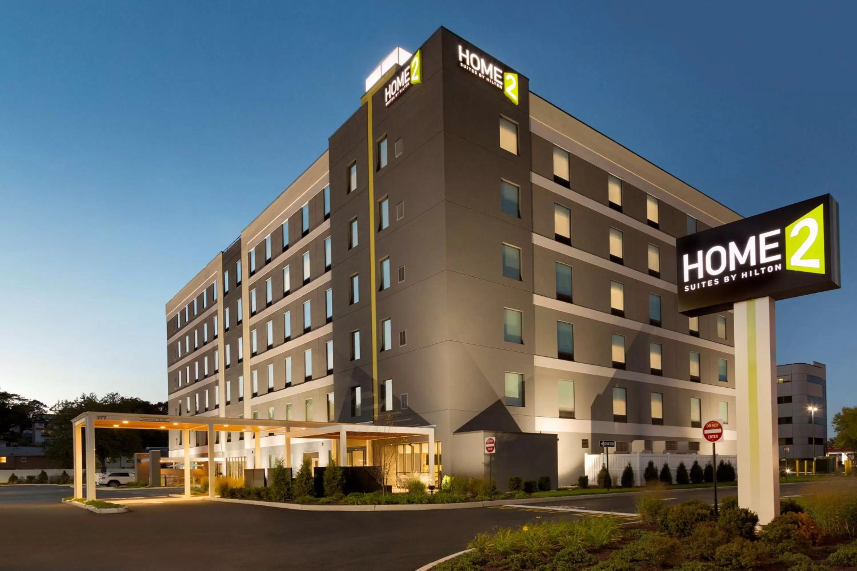Property building in Home2 Suites By Hilton Hasbrouck Heights