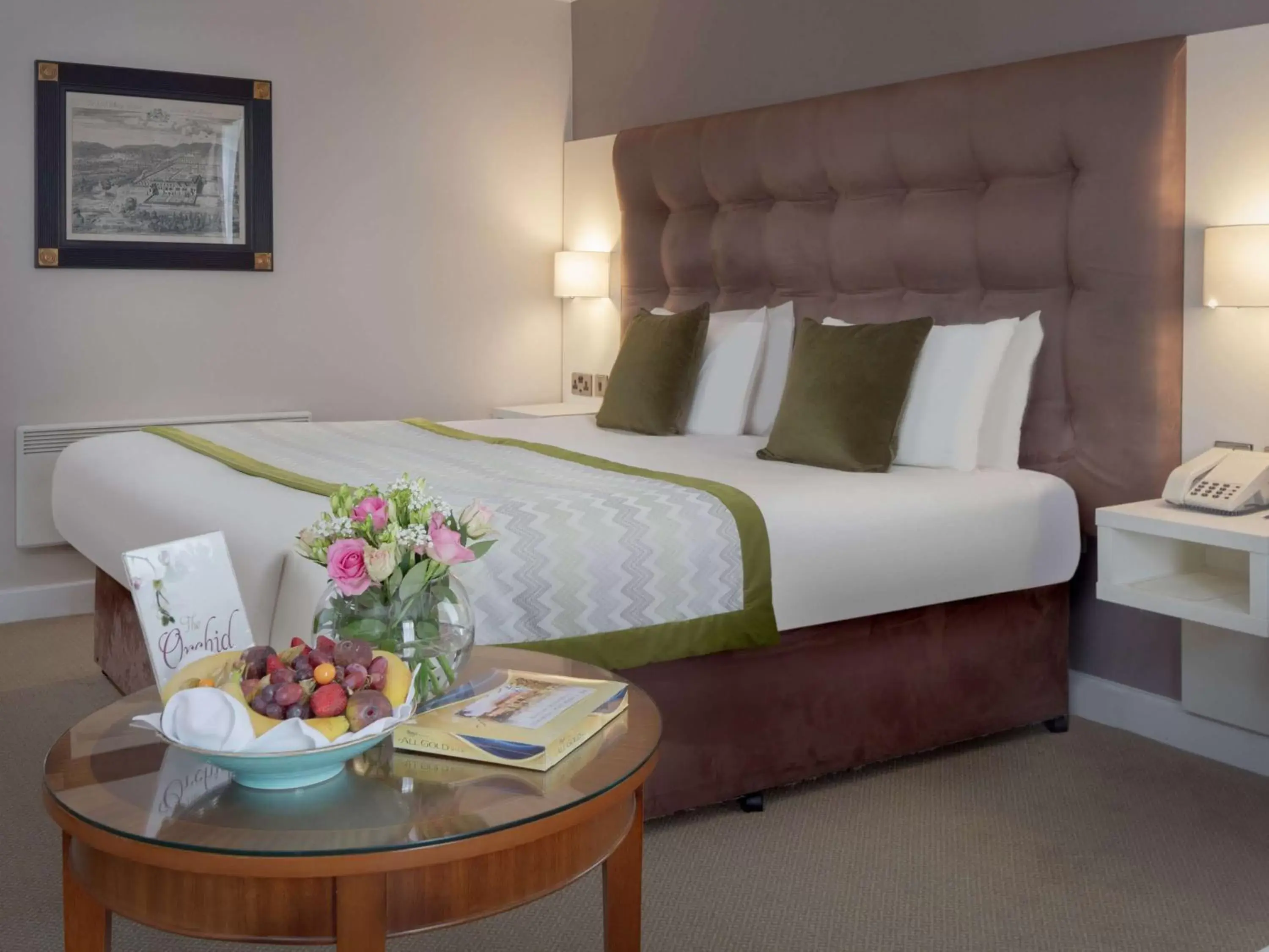 Photo of the whole room, Bed in Mercure Shrewsbury Albrighton Hall Hotel & Spa