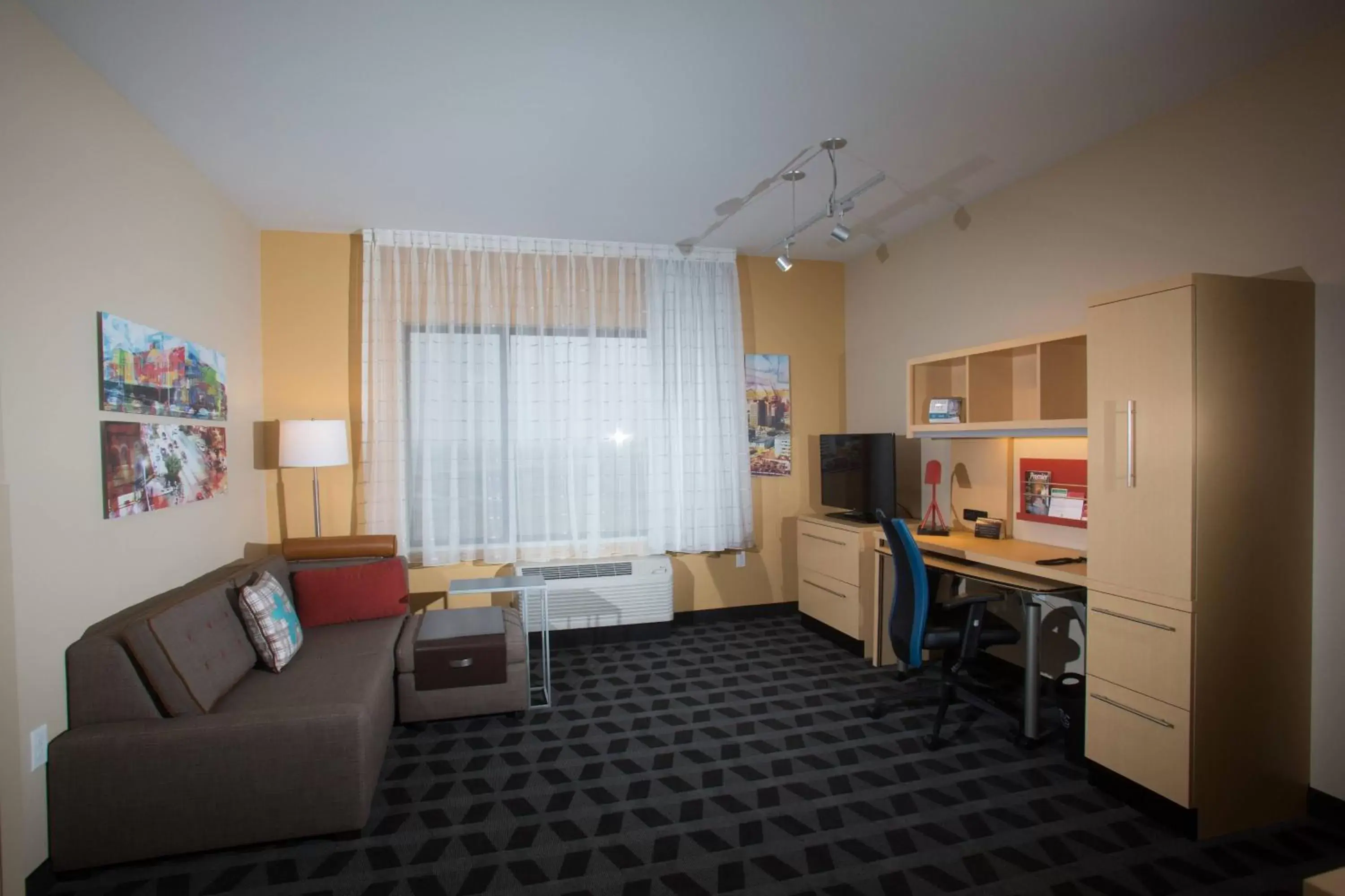 Bedroom, Seating Area in TownePlace Suites by Marriott Lincoln North