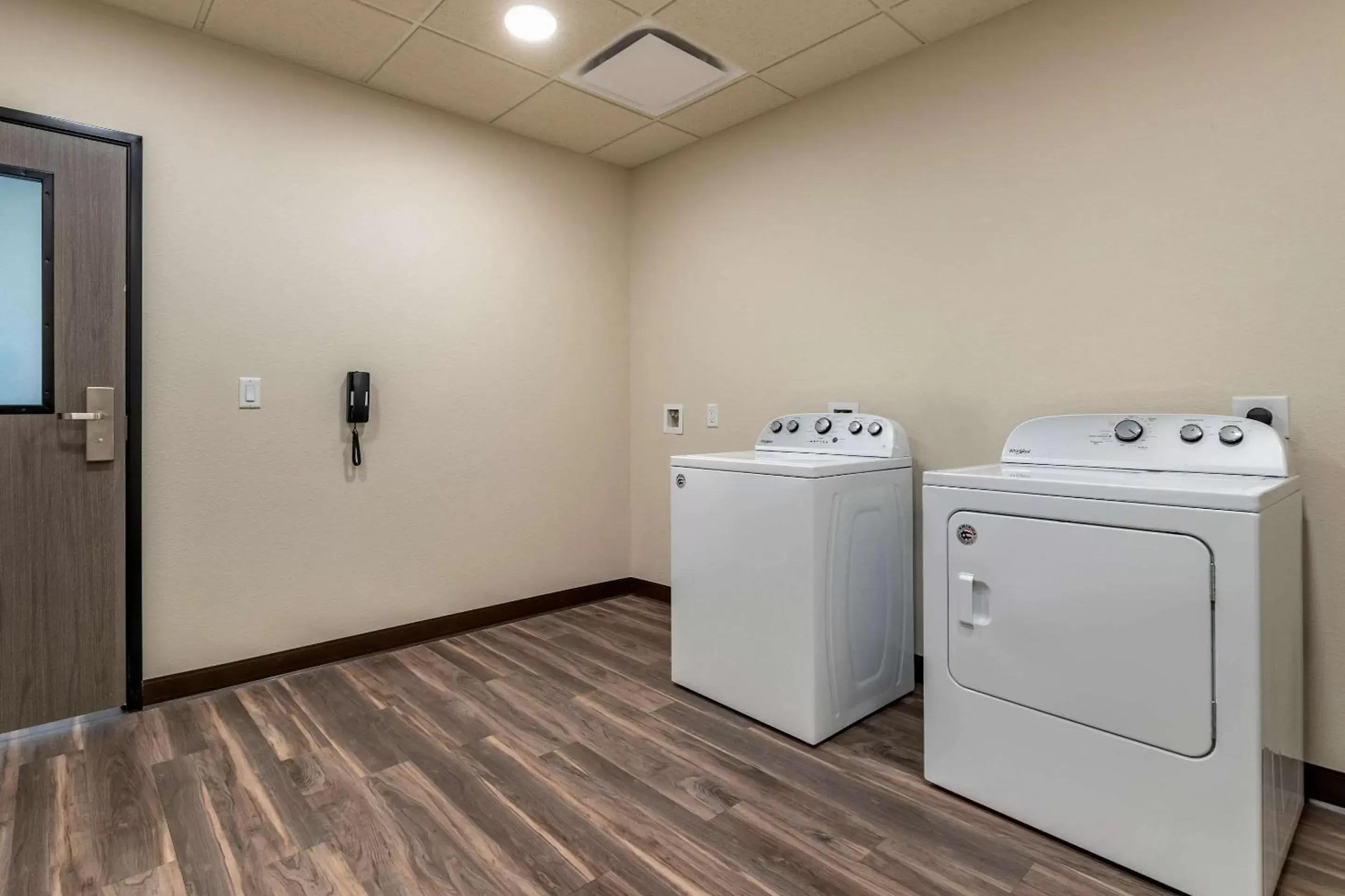 On site, Kitchen/Kitchenette in Sleep Inn Waukee-West Des Moines