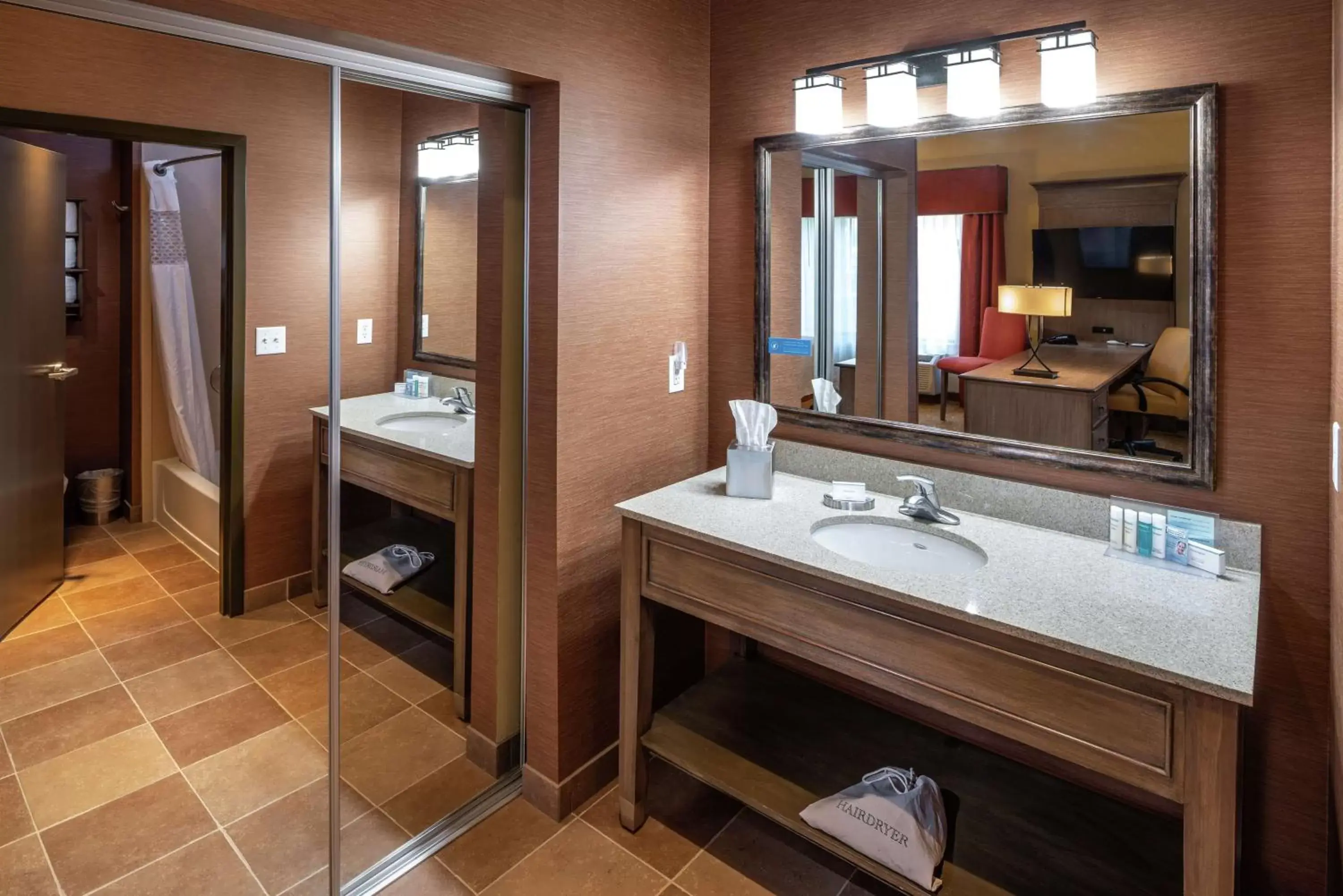 Bathroom in Hampton Inn & Suites Springdale/Zion National Park