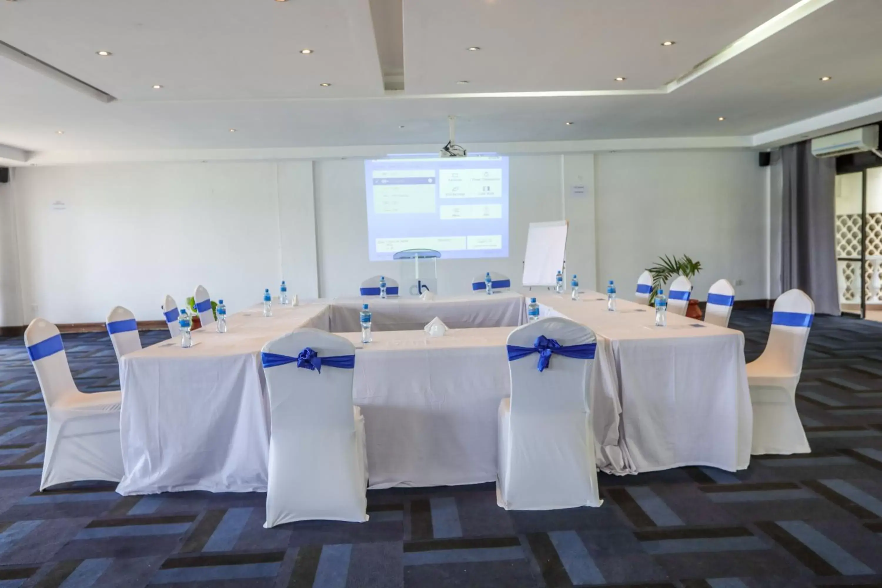 Meeting/conference room in CityBlue Creekside Hotel & Suites